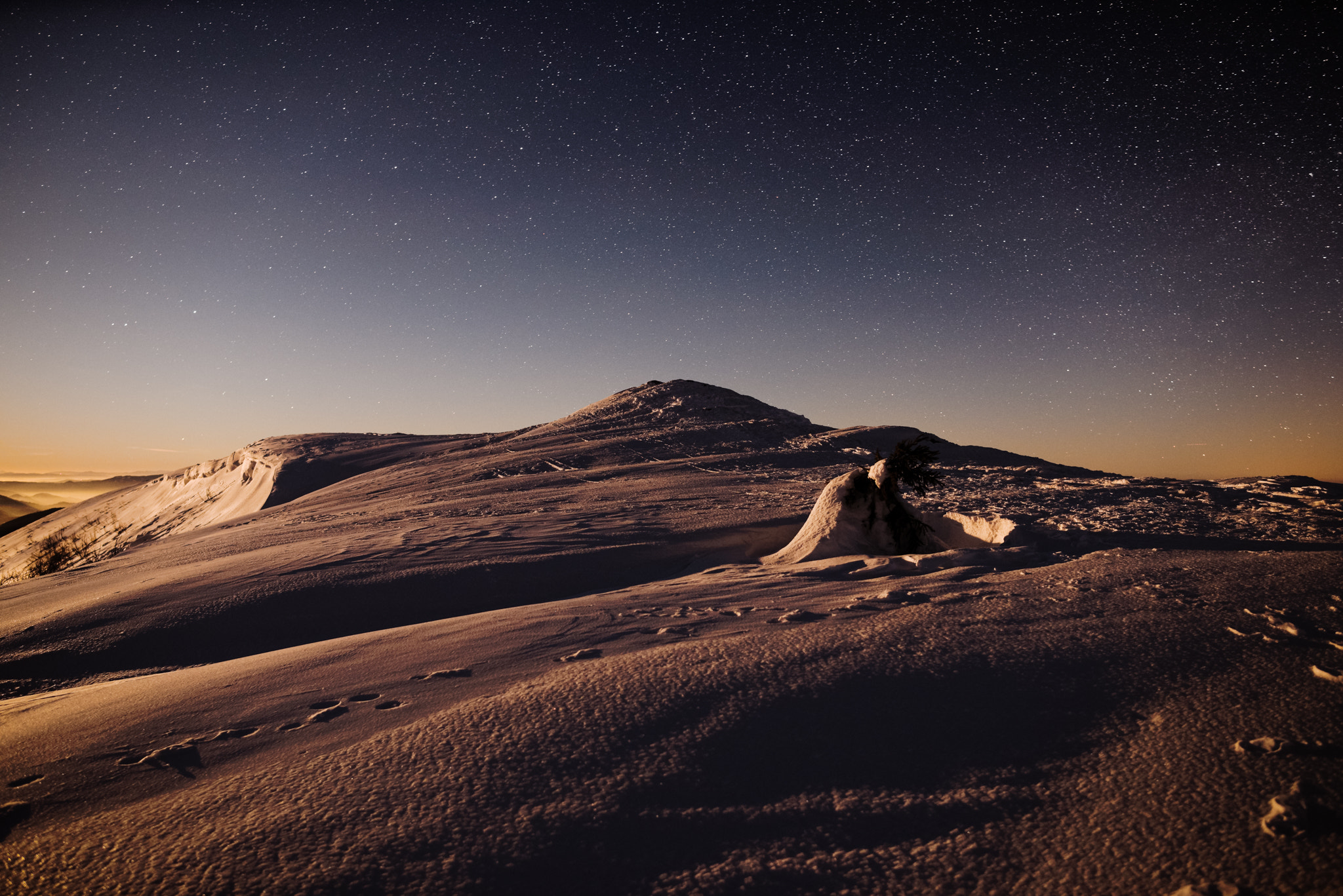 Samyang 12mm F2.8 ED AS NCS Fisheye sample photo. Rising moonlight. photography