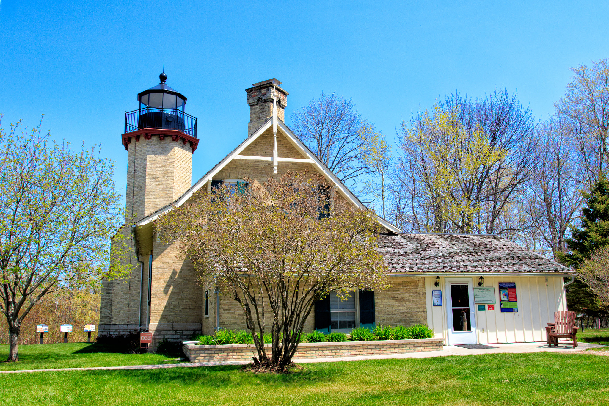 Canon EF 17-40mm F4L USM sample photo. Mcgulpin point lighthouse, mackinaw city, mi photography