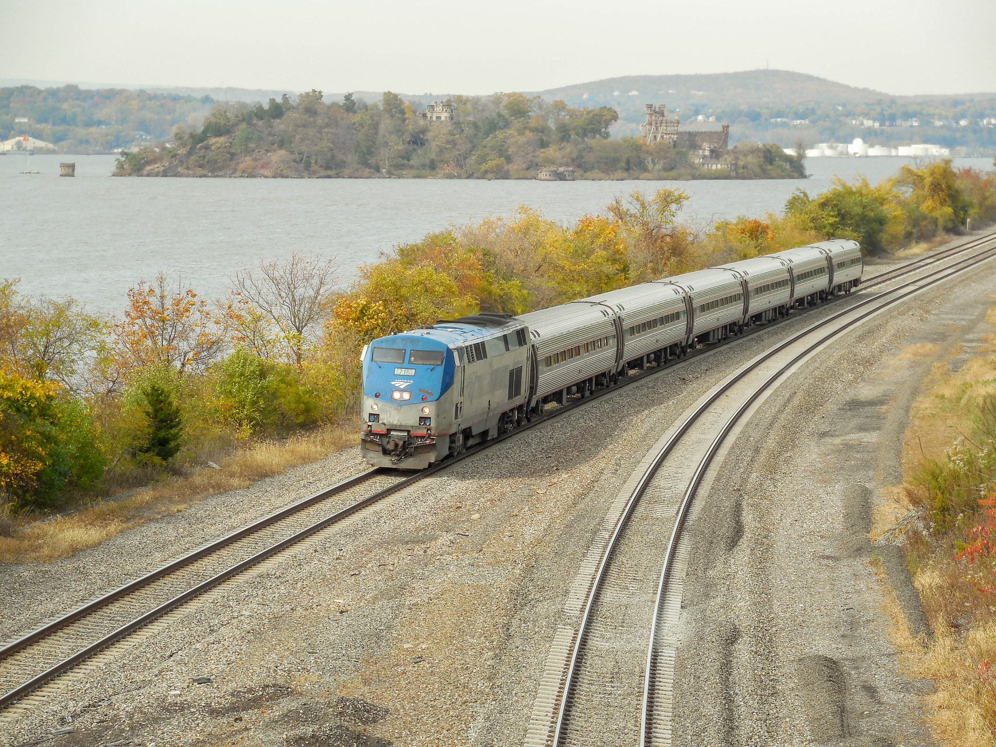 Nikon Coolpix L610 sample photo. Amtrak along the hudson river photography