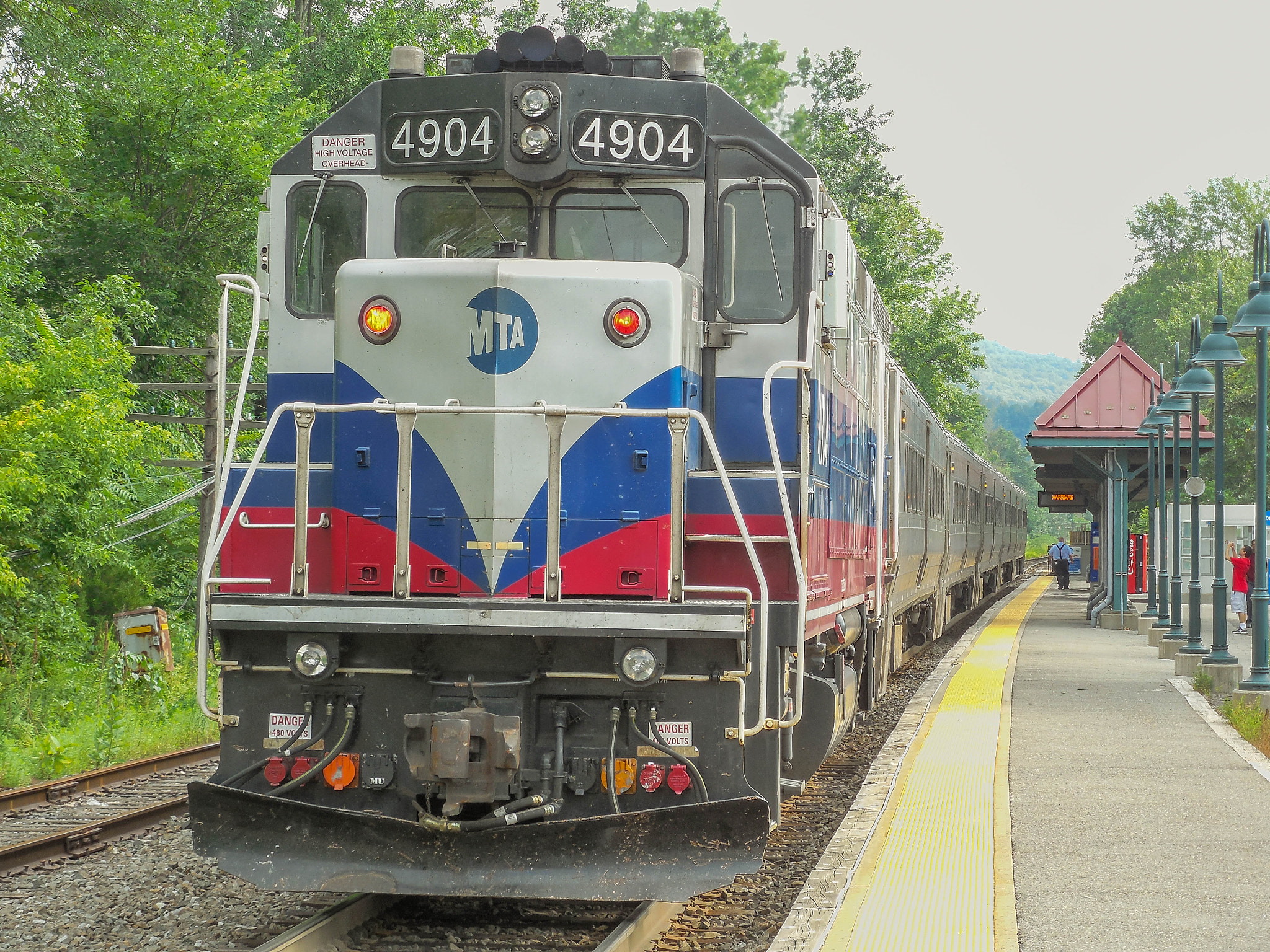 Nikon Coolpix L610 sample photo. Port jervis line train at harriman photography