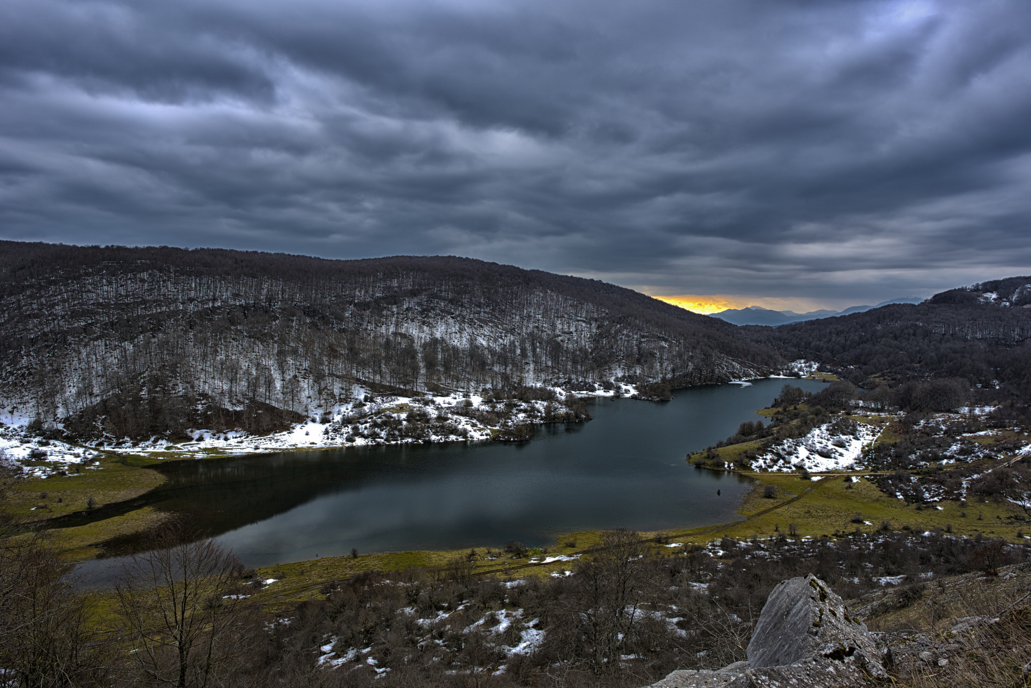 Nikon AF-S Nikkor 24mm F1.8G ED sample photo. Italian natural lake 2.0 photography