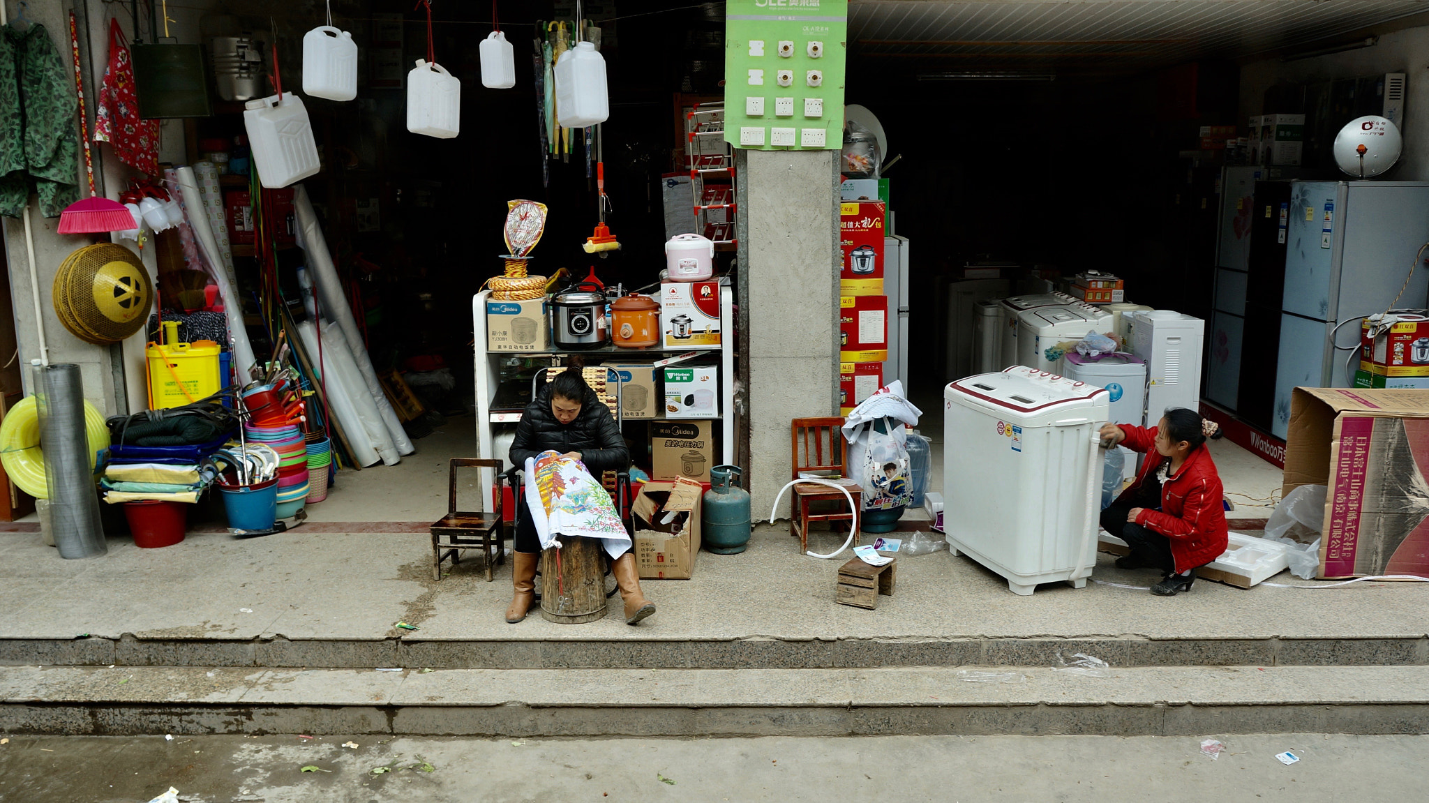 Tamron 18-200mm F3.5-6.3 Di III VC sample photo. 貨惡其棄於地也，不必藏於己 photography