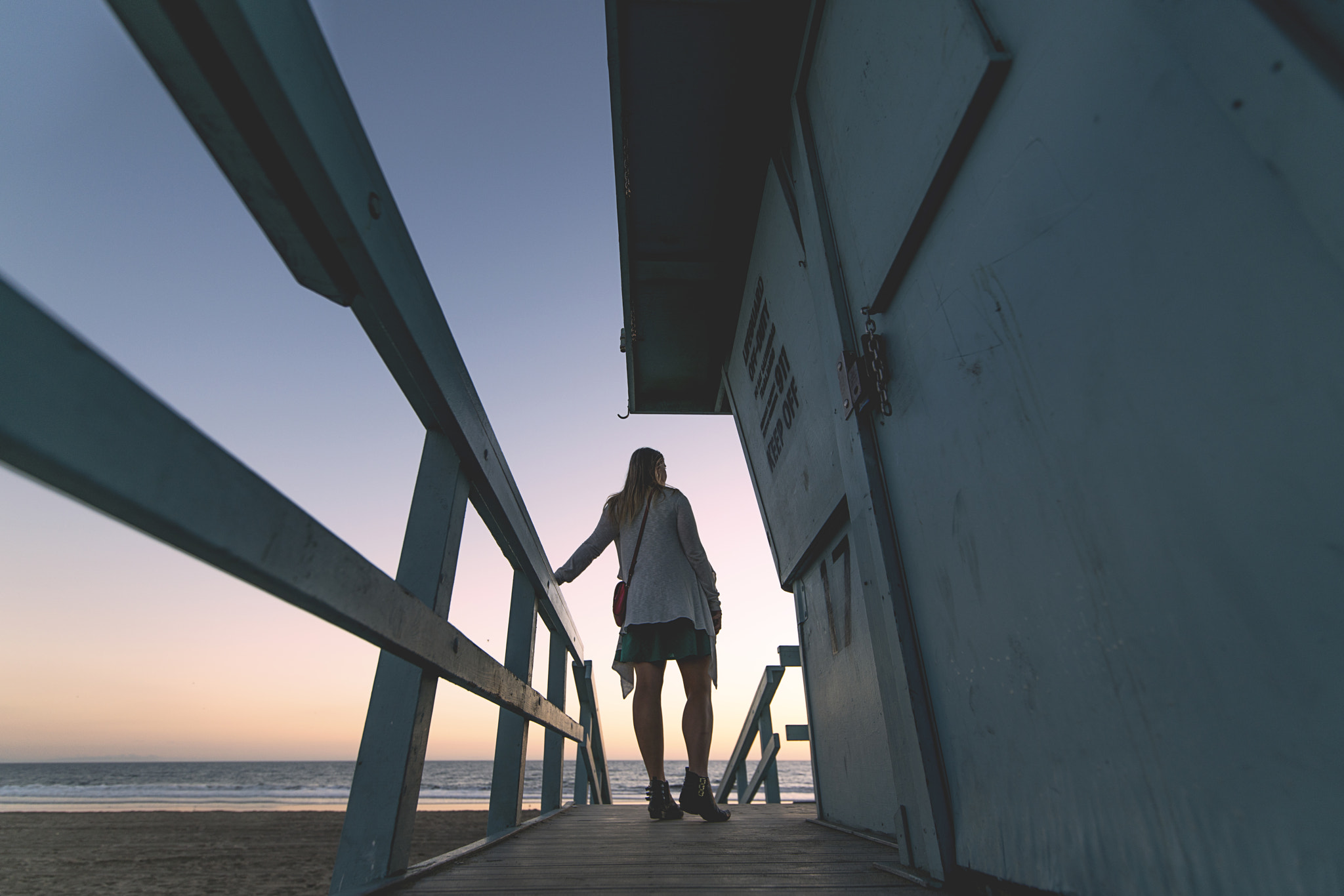 Sony a7R II + Canon EF 300mm f/2.8L sample photo. Santa monica beach sunset photography