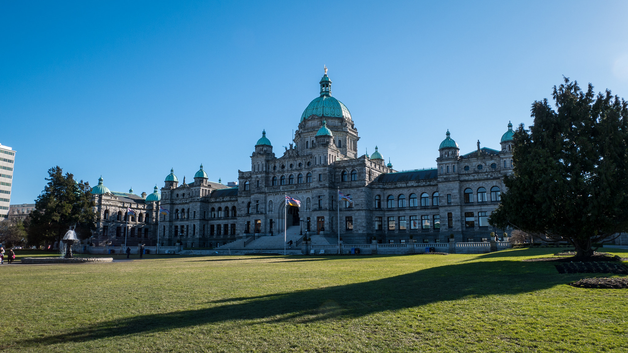 Panasonic Lumix DMC-G85 (Lumix DMC-G80) sample photo. The parliament photography