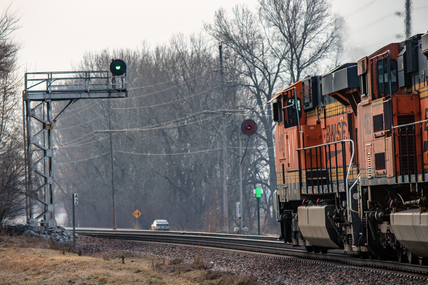 Canon EOS 750D (EOS Rebel T6i / EOS Kiss X8i) sample photo. Under an antique searchlight. photography