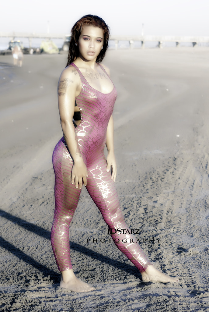 Canon EF 28-135mm F3.5-5.6 IS USM sample photo. Starr on the beach... photography