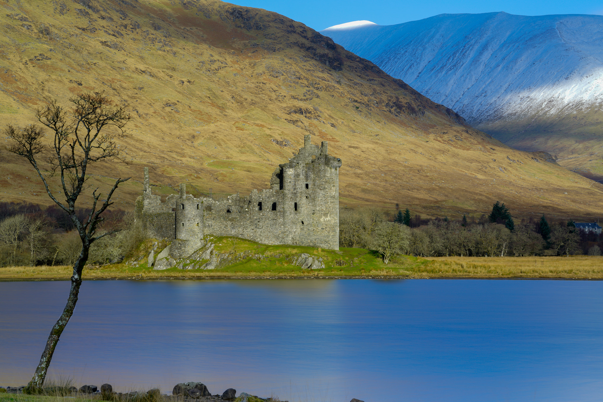 Sony FE 70-300mm F4.5-5.6 G OSS sample photo. Kilchurn castle photography
