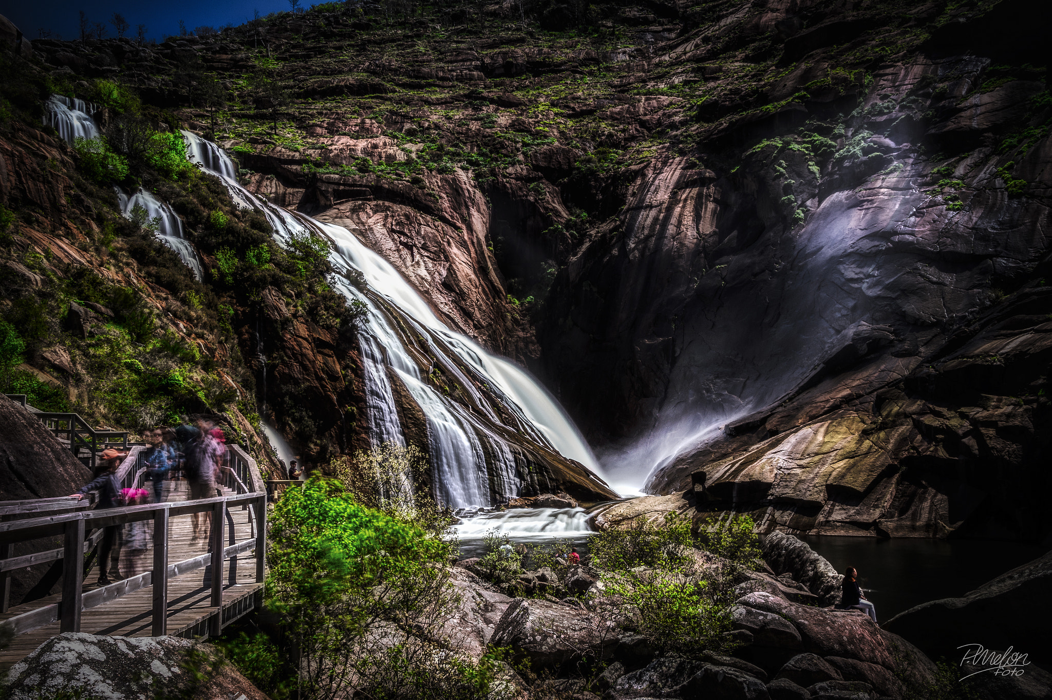Tamron 16-300mm F3.5-6.3 Di II VC PZD Macro sample photo. Cascada de Ézaro - 2016 photography