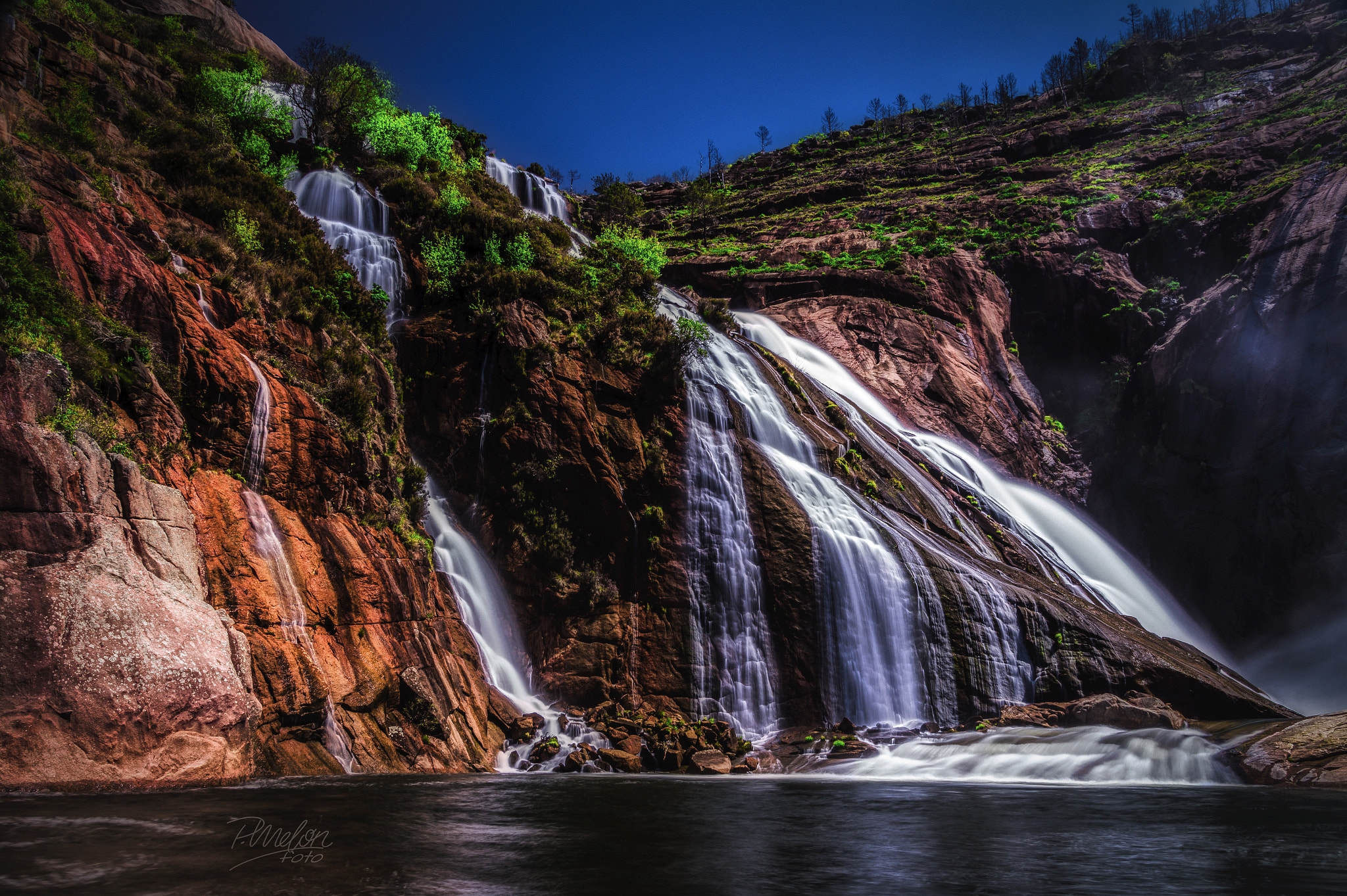 Tamron 16-300mm F3.5-6.3 Di II VC PZD Macro sample photo. Cascada de Ézaro - 2016 photography