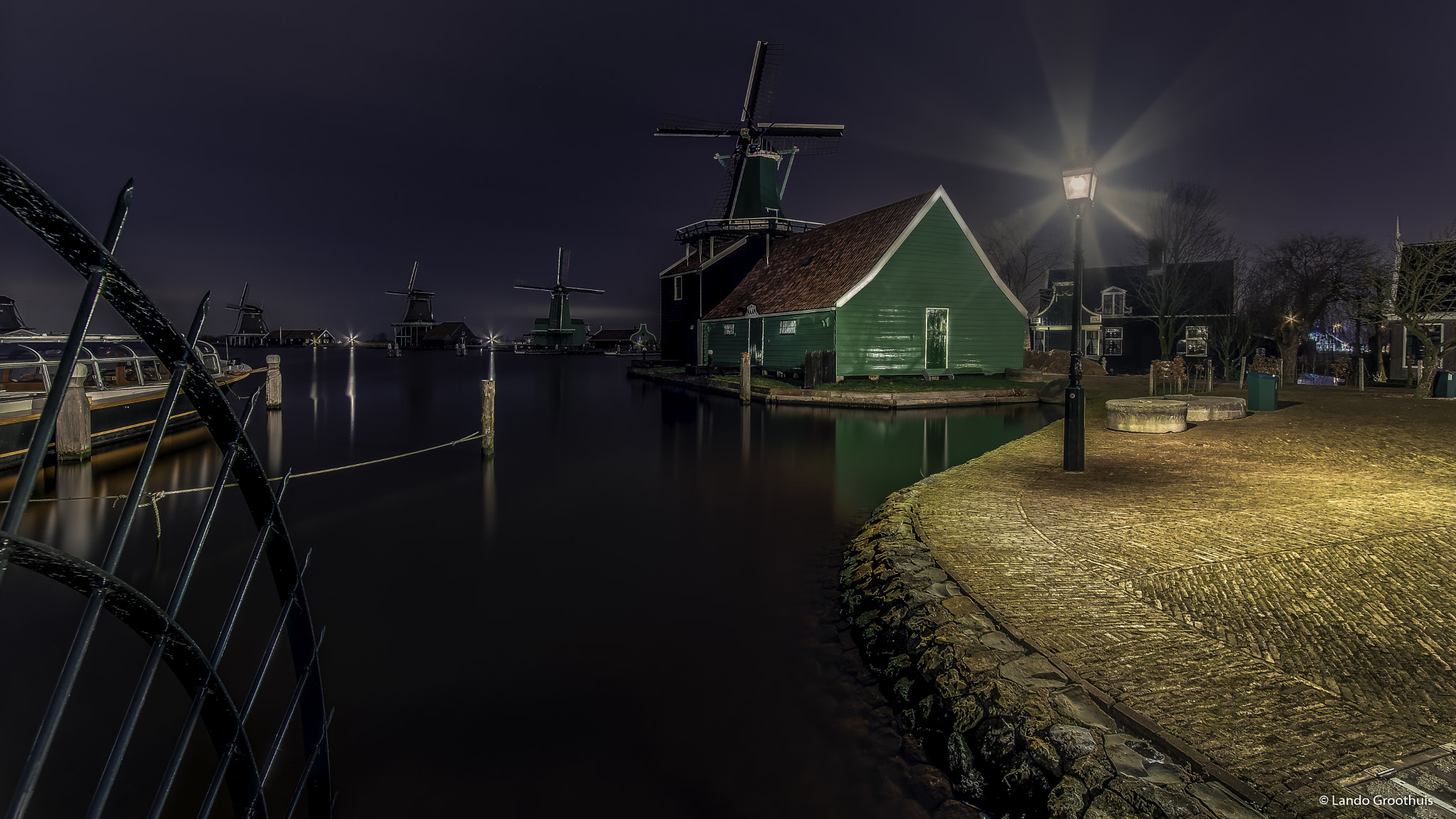 Samyang 14mm F2.8 ED AS IF UMC sample photo. Night at the zaanse schans photography