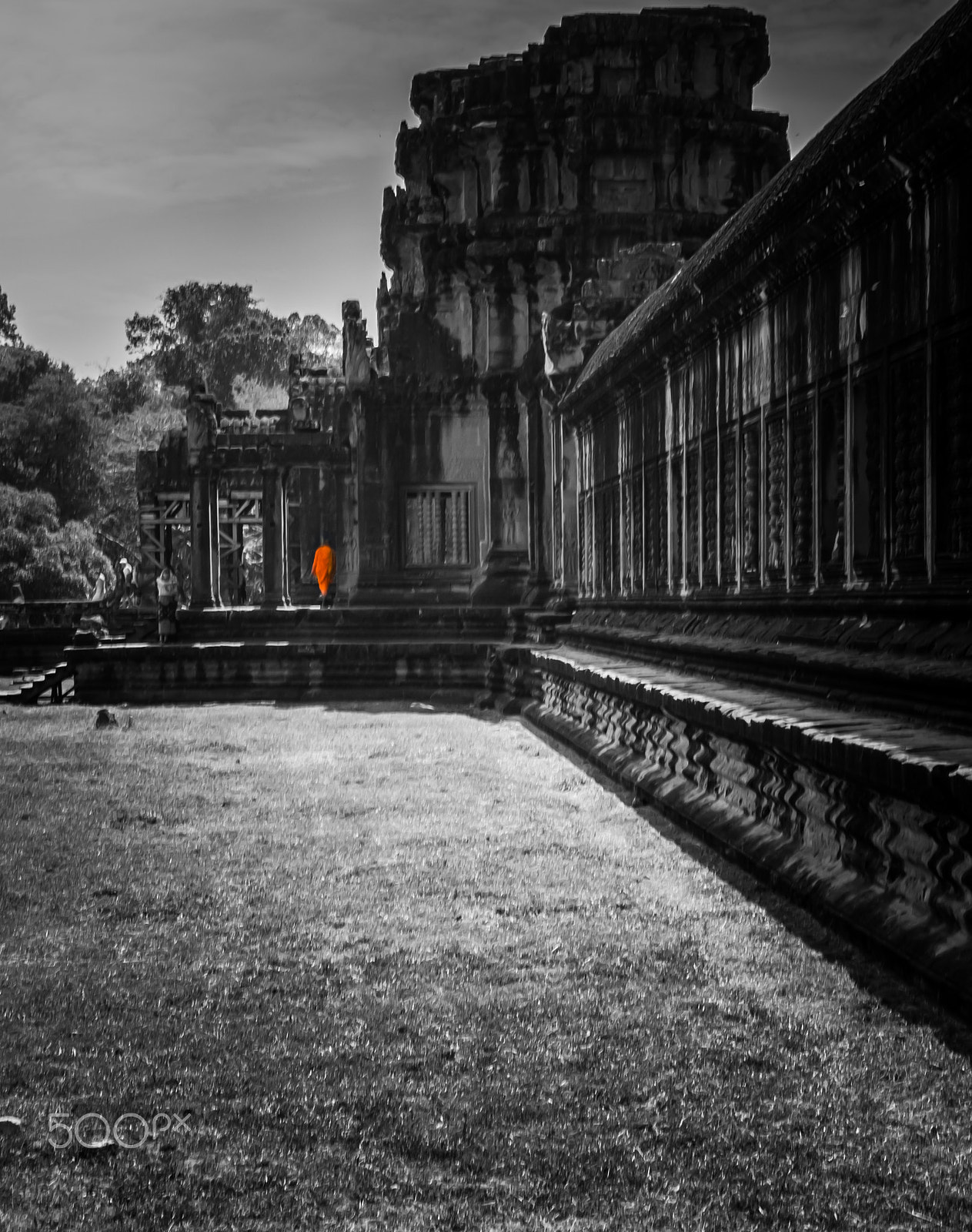 Fujifilm X-E2 + Fujifilm XF 35mm F1.4 R sample photo. Angkor temple photography