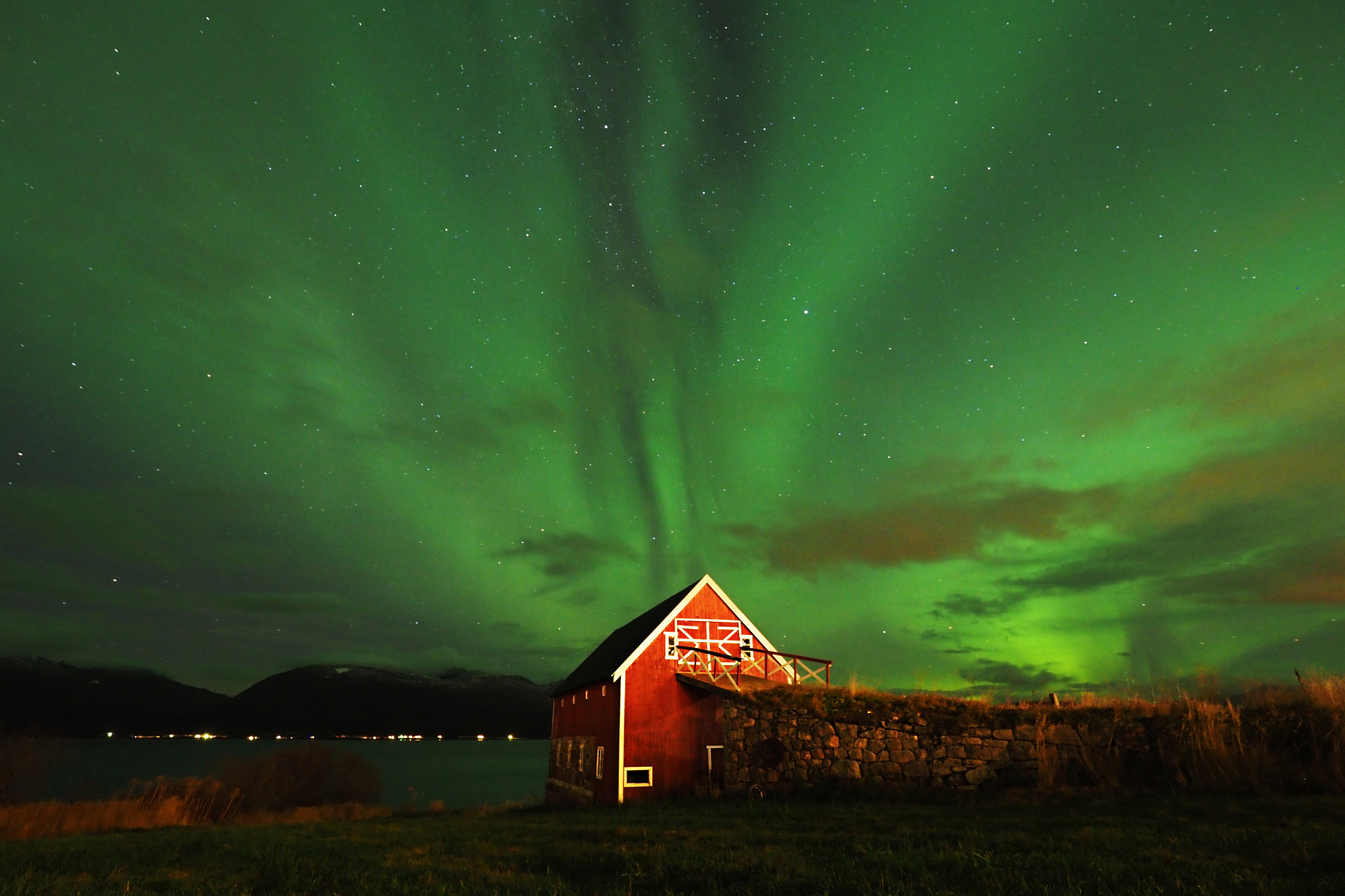 Olympus OM-D E-M1 Mark II + Olympus M.Zuiko Digital ED 7-14mm F2.8 PRO sample photo. Aurora photography