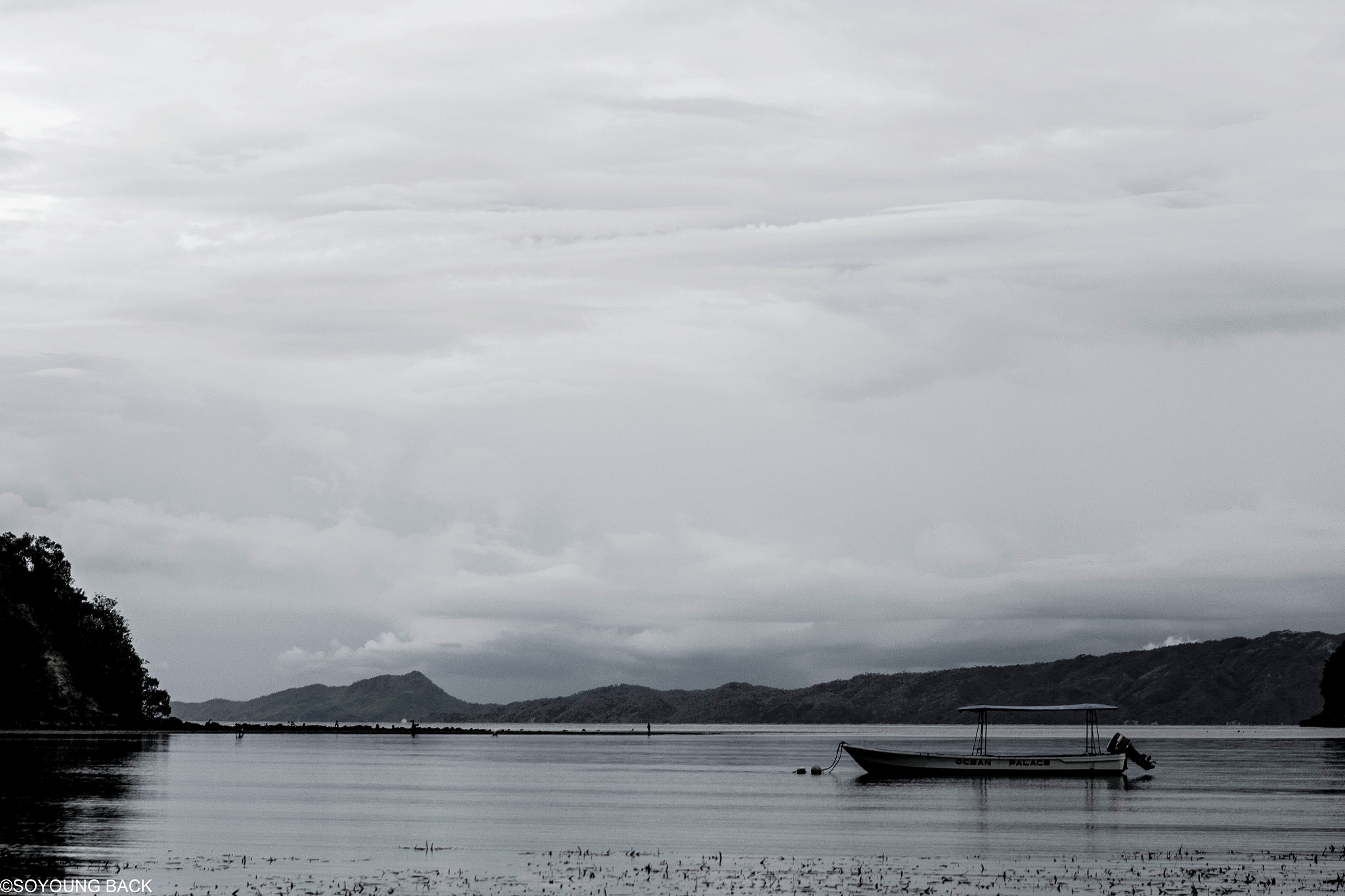 Canon EOS 60D + Sigma 24-70mm F2.8 EX DG Macro sample photo. Tranquil sea photography