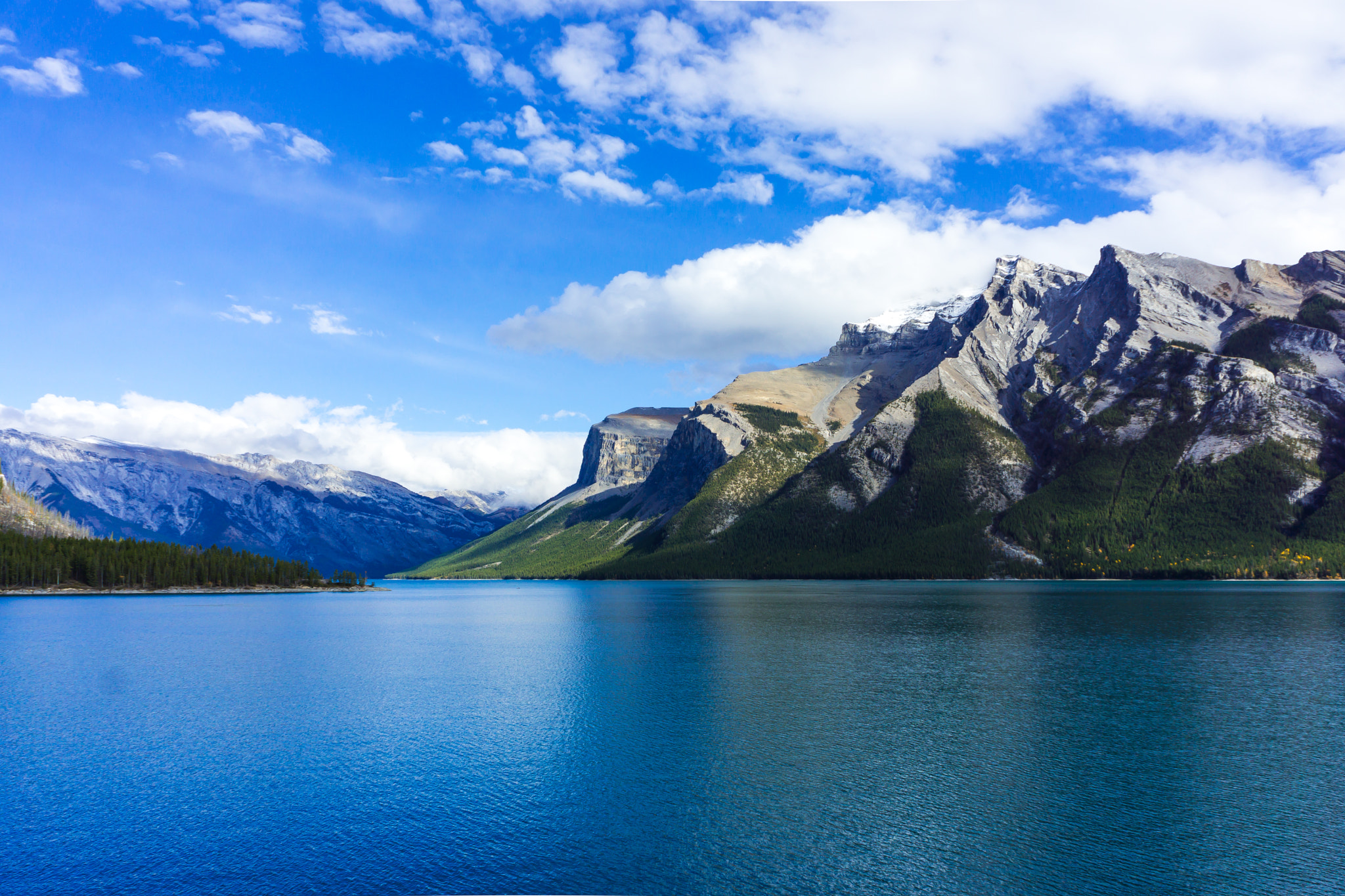 Sony Alpha NEX-7 + Sony E 18-55mm F3.5-5.6 OSS sample photo. Lake at banff photography