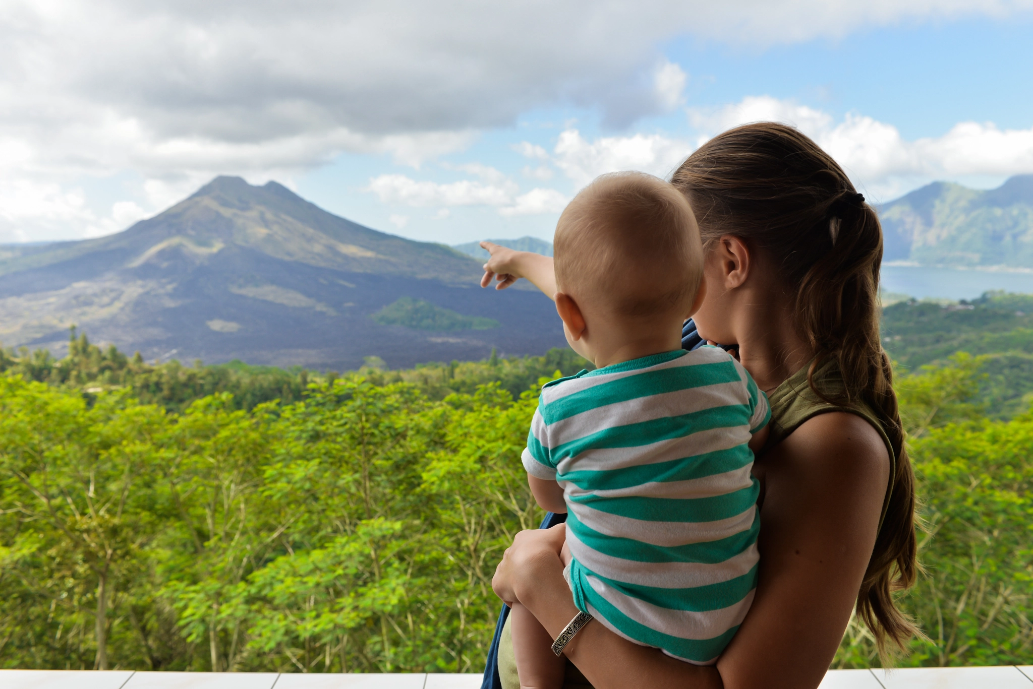 Nikon D610 sample photo. Mom with a baby on bali photography