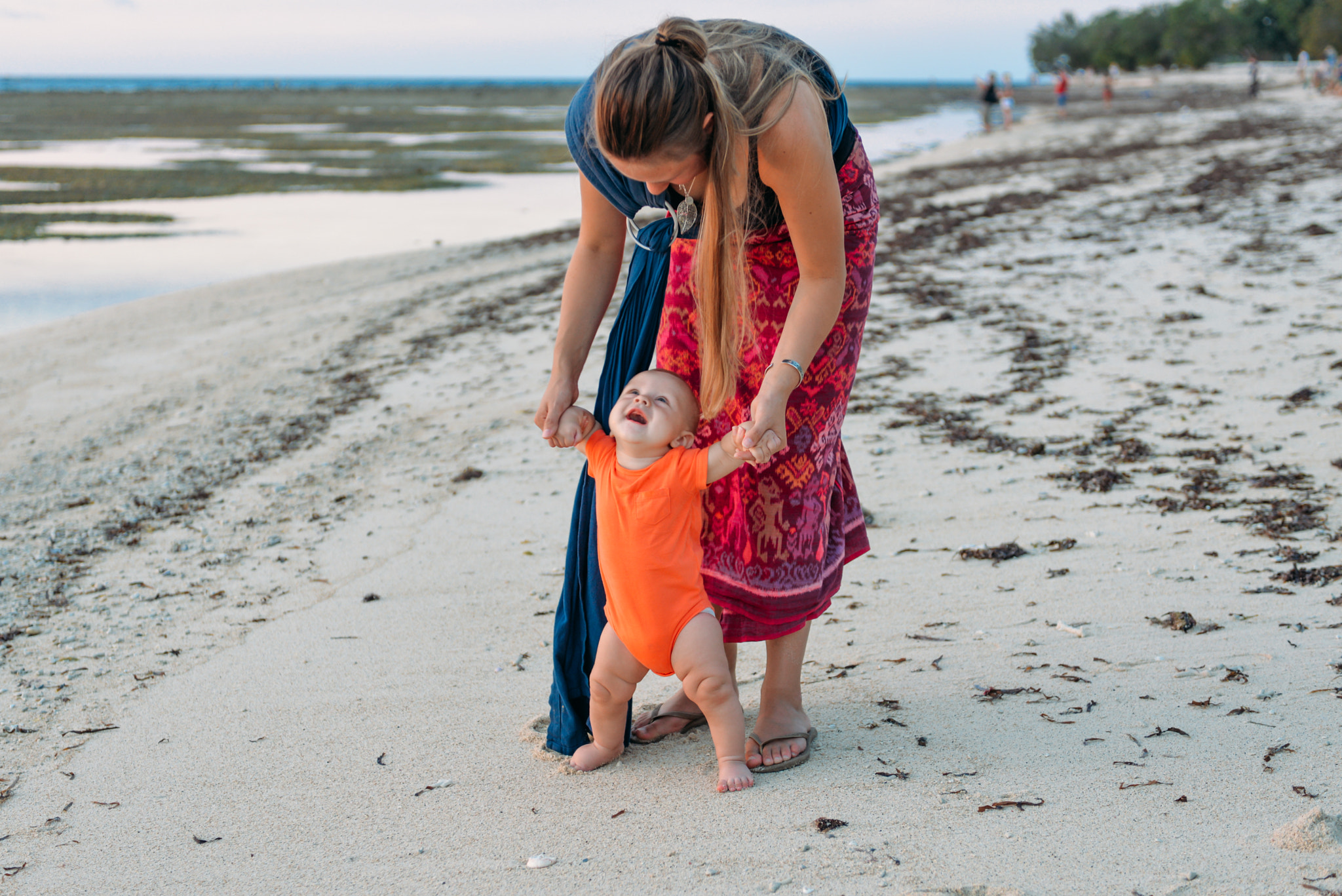 Nikon AF-S Nikkor 28-70mm F2.8 ED-IF sample photo. Mom with a baby on bali photography