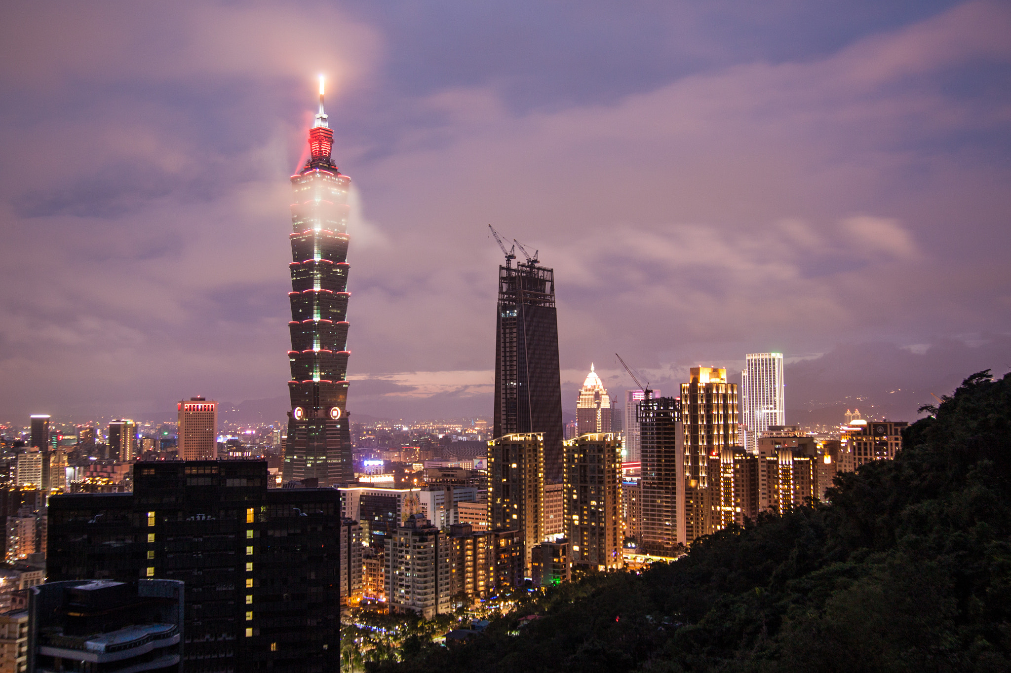 Tamron SP AF 17-50mm F2.8 XR Di II LD Aspherical (IF) sample photo. Taipei 101 photography