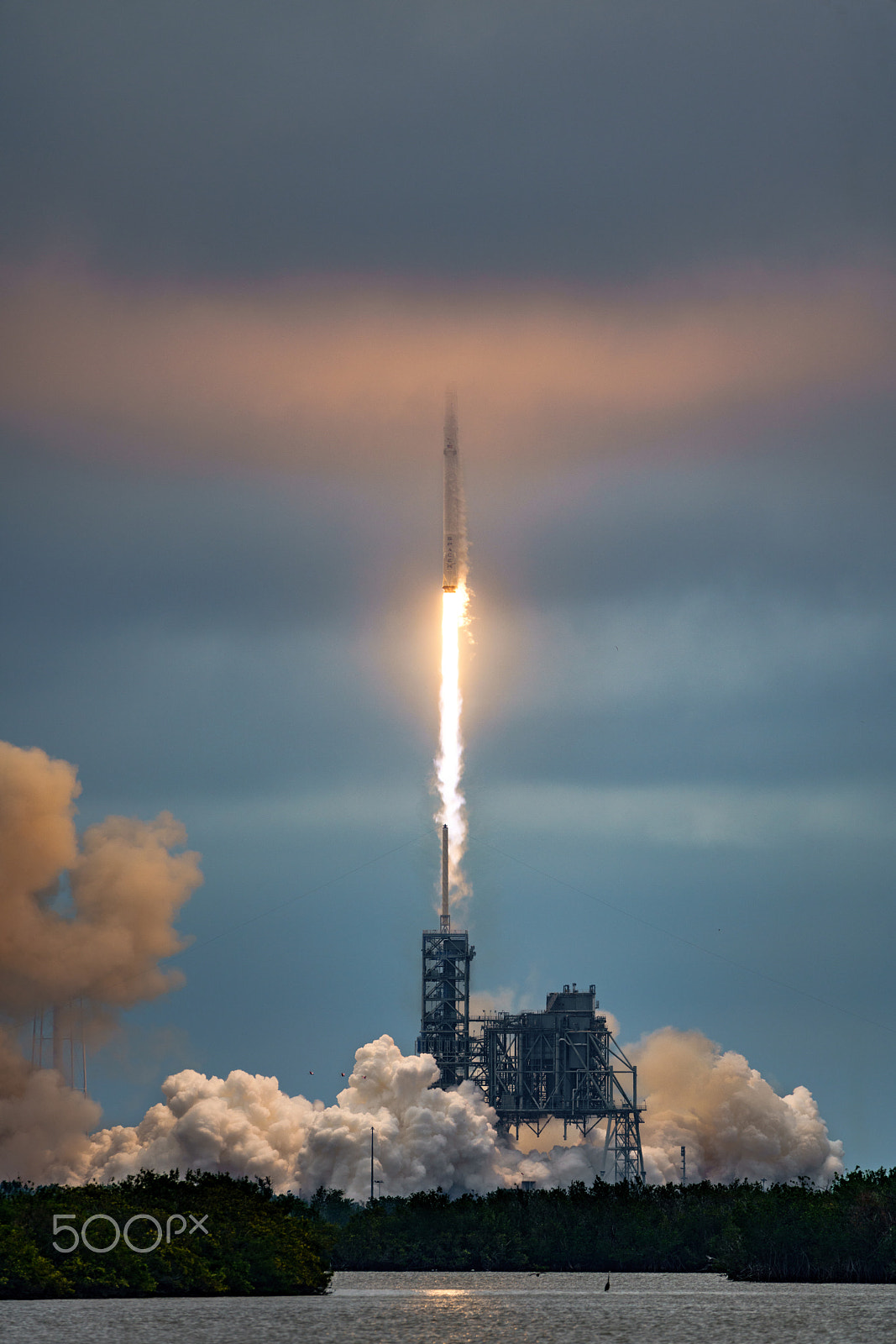 Sony a7R II + Tamron SP 150-600mm F5-6.3 Di VC USD sample photo. Spacex falcon 9 rocket launch photography