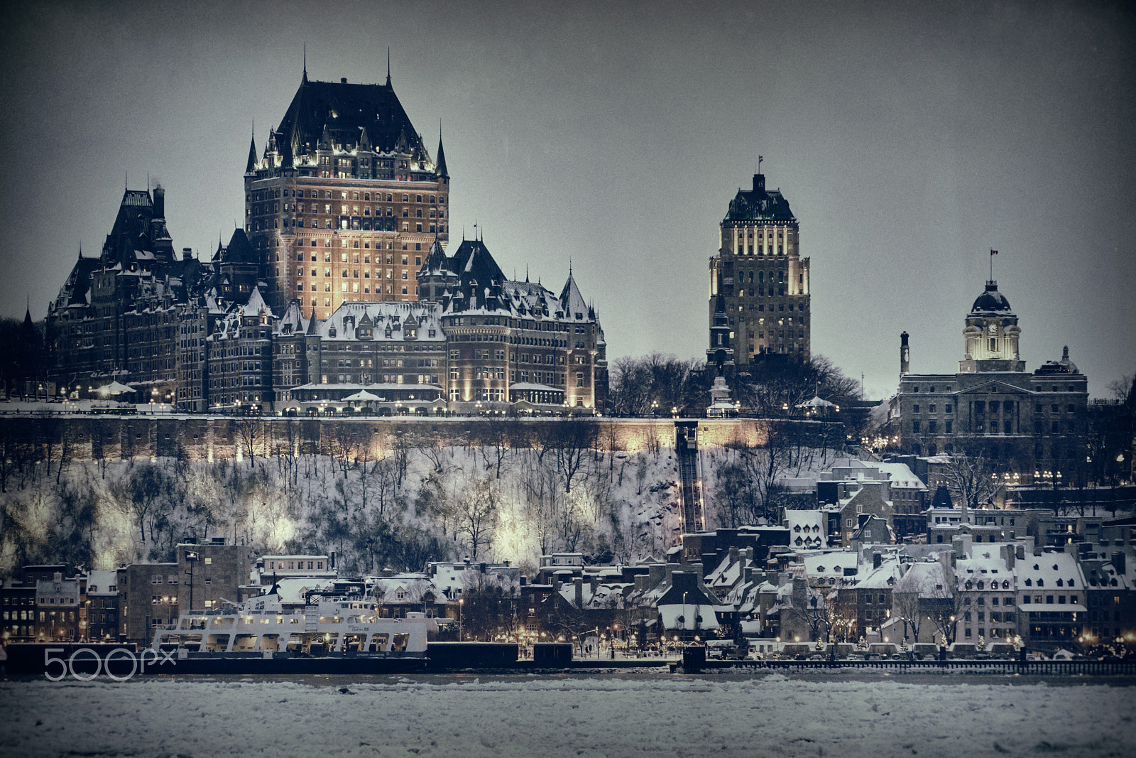 Sony FE 24-240mm F3.5-6.3 OSS sample photo. Quebec city photography