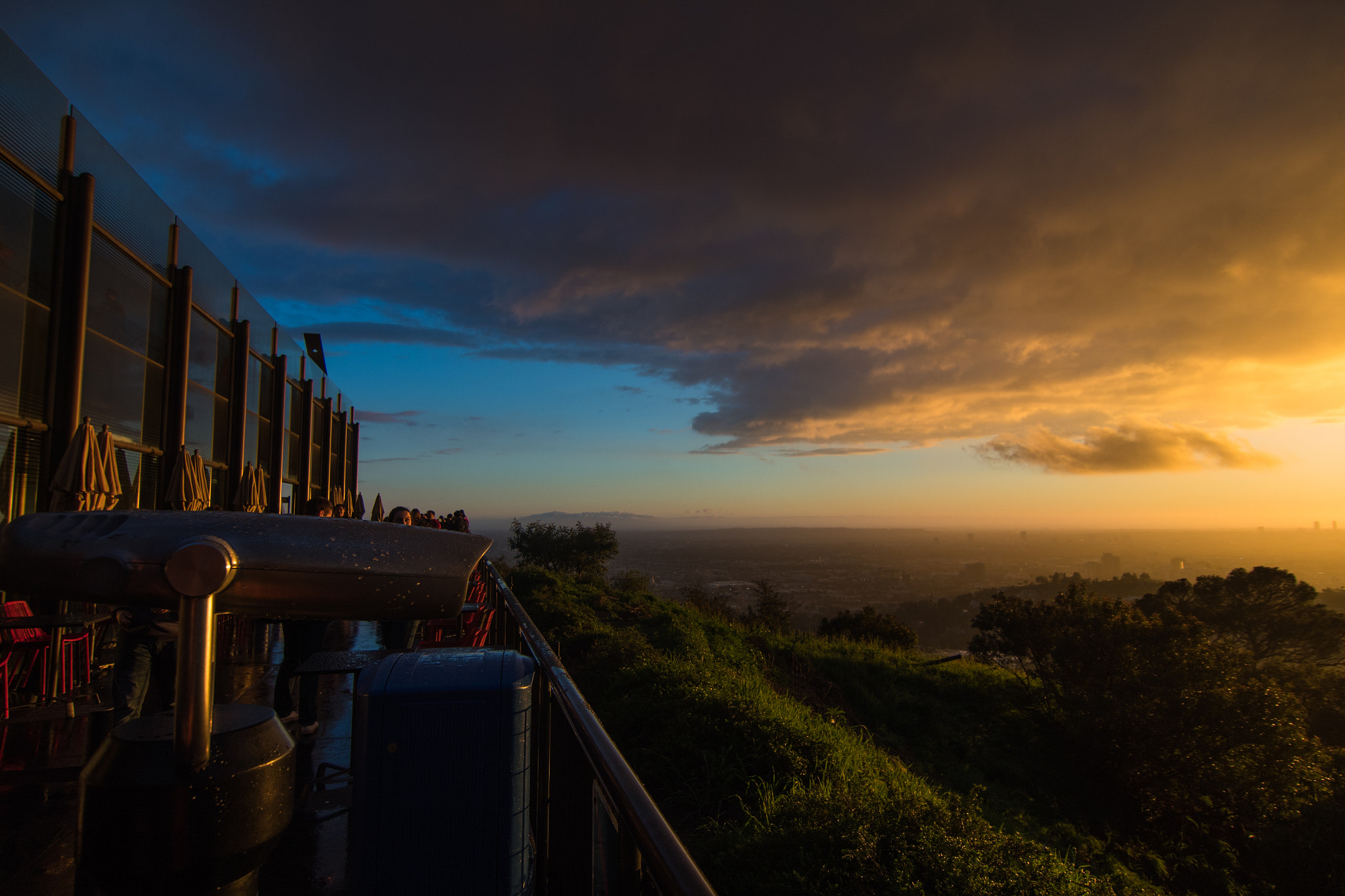 Tokina AT-X Pro 12-24mm F4 (IF) DX sample photo. Sunset colors from griffith observatory photography