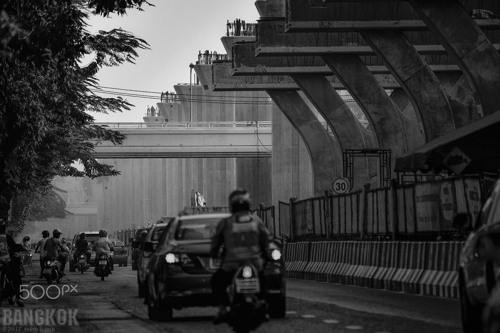 AF Zoom-Nikkor 75-300mm f/4.5-5.6 sample photo. Bangkok in the morning. photography