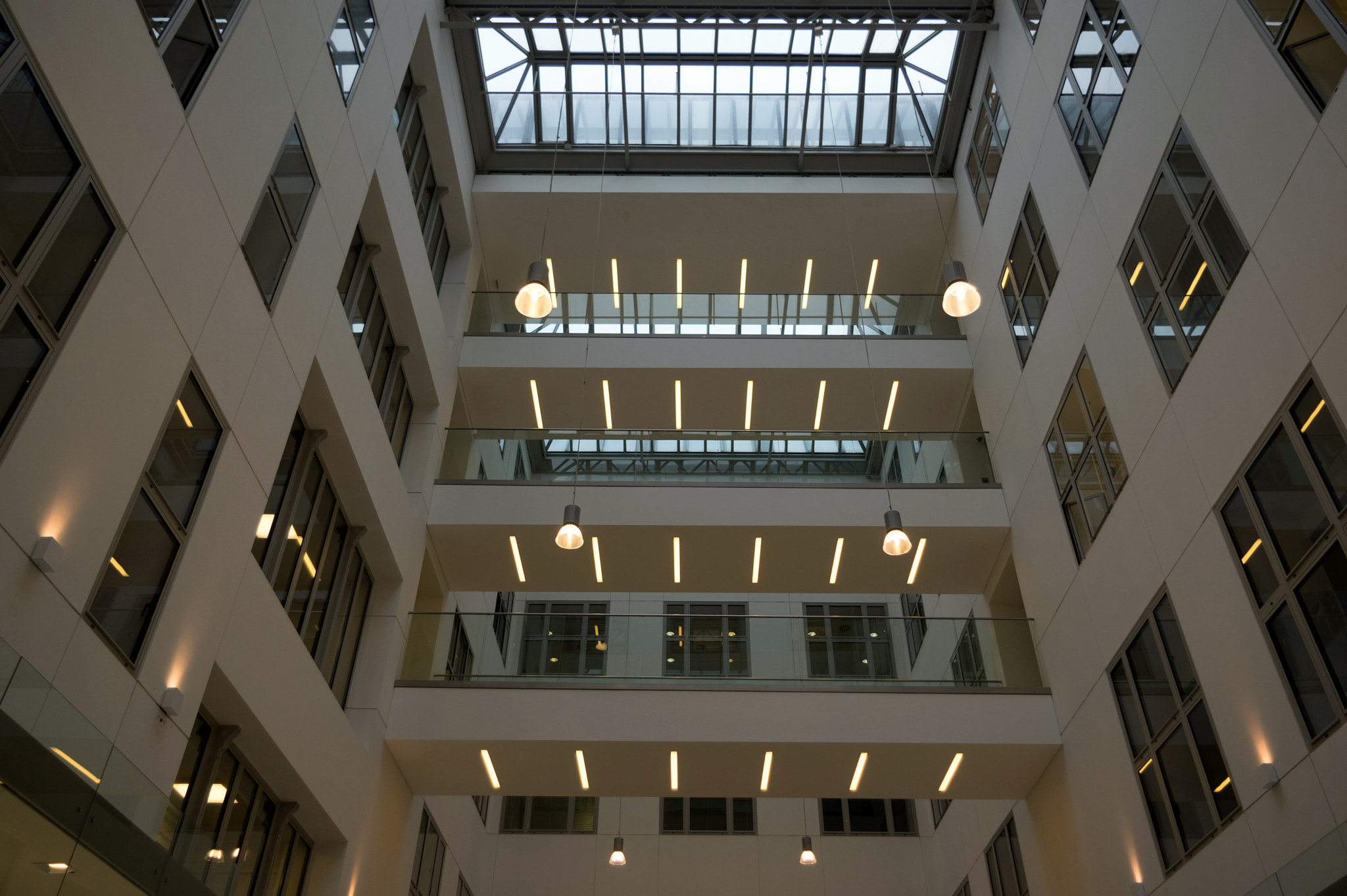 Pentax smc DA 18-55mm F3.5-5.6 AL WR sample photo. Modern times photography