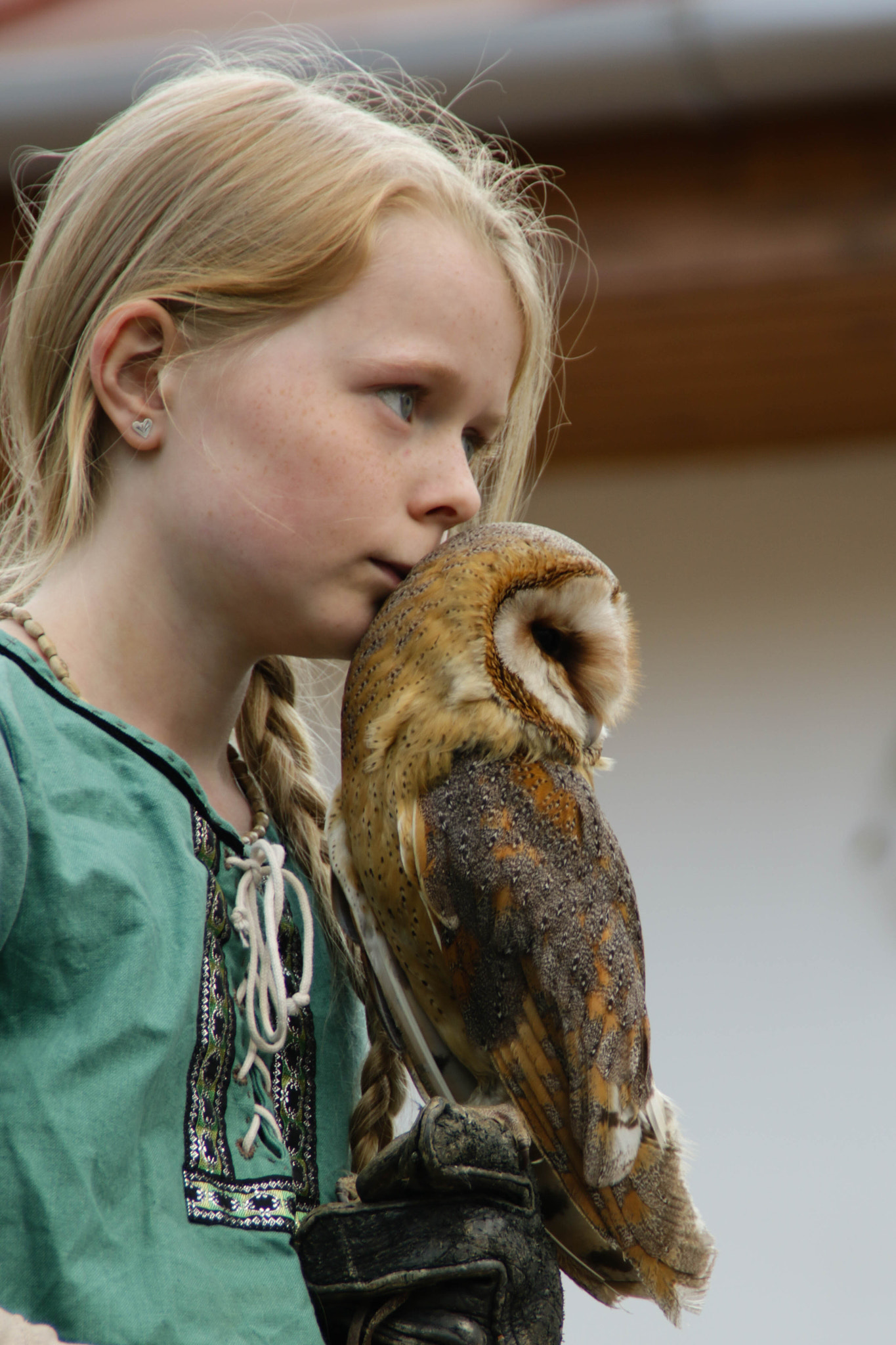 Canon EOS 70D sample photo. A girl and her owl photography