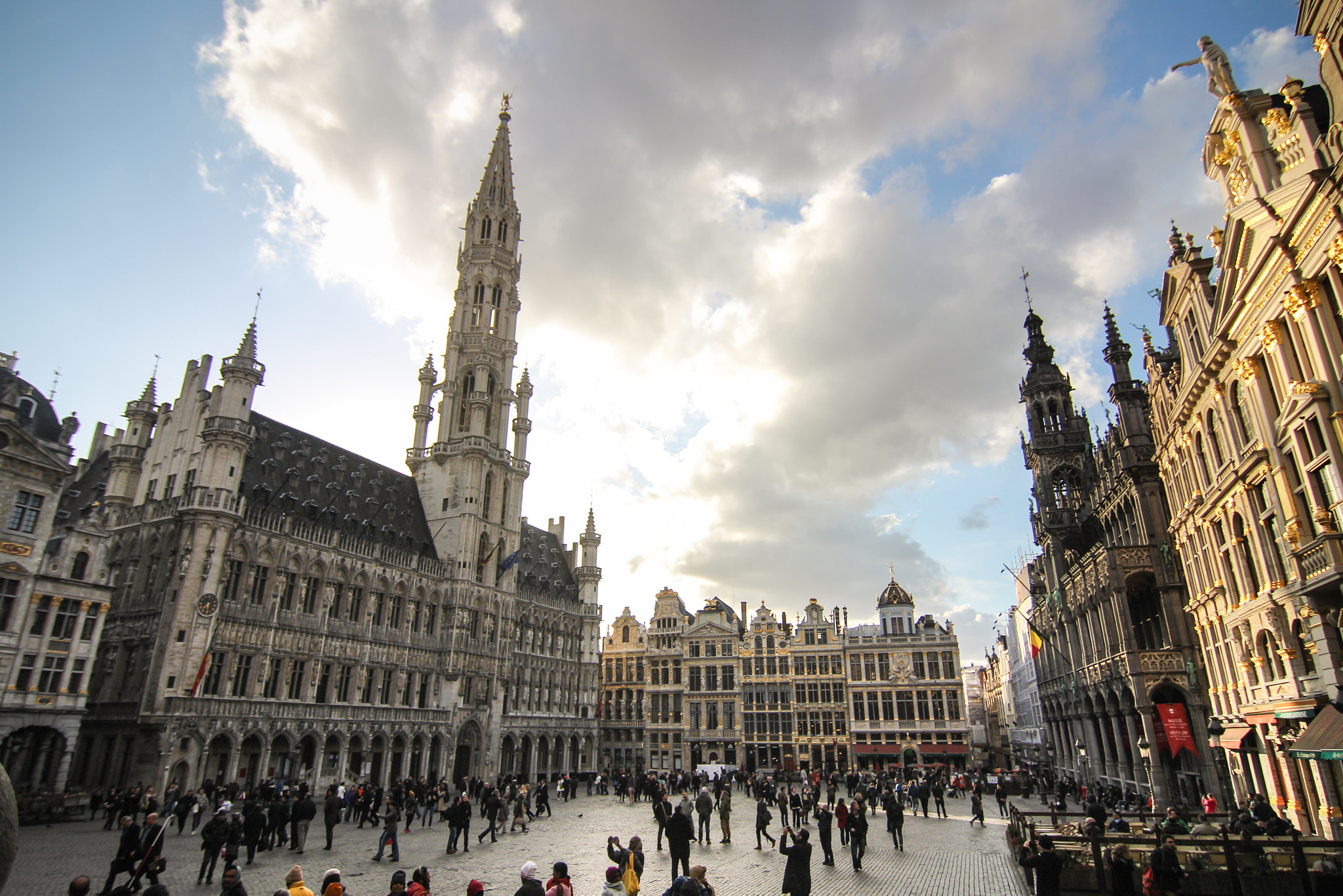 Canon EOS 100D (EOS Rebel SL1 / EOS Kiss X7) sample photo. Grand place in brussels photography