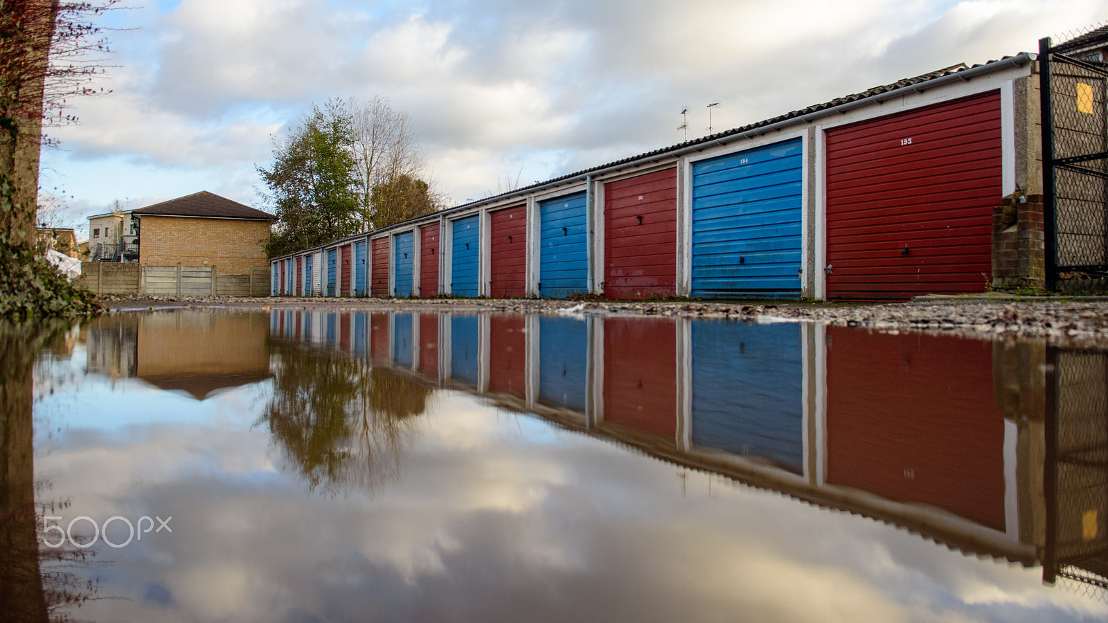 Nikon D7200 sample photo. Red and blue stripe garages photography