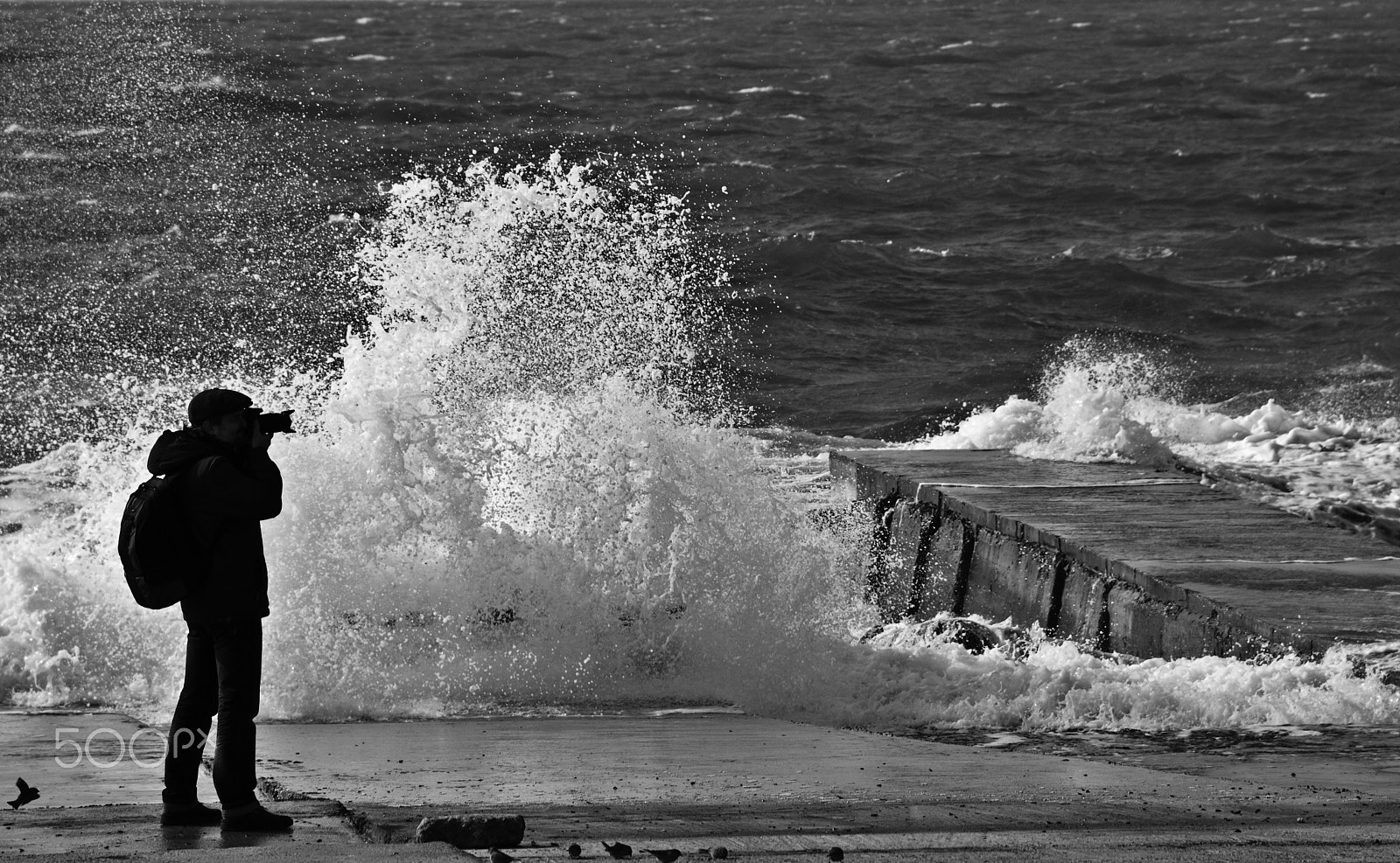 Nikon AF-S Nikkor 24-120mm F4G ED VR sample photo. The photographer and the sea photography