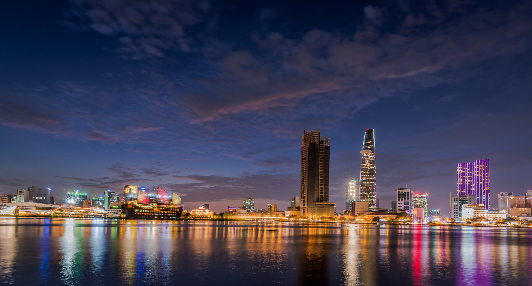 HD PENTAX-D FA 15-30mm F2.8 ED SDM WR sample photo. Saigon photography
