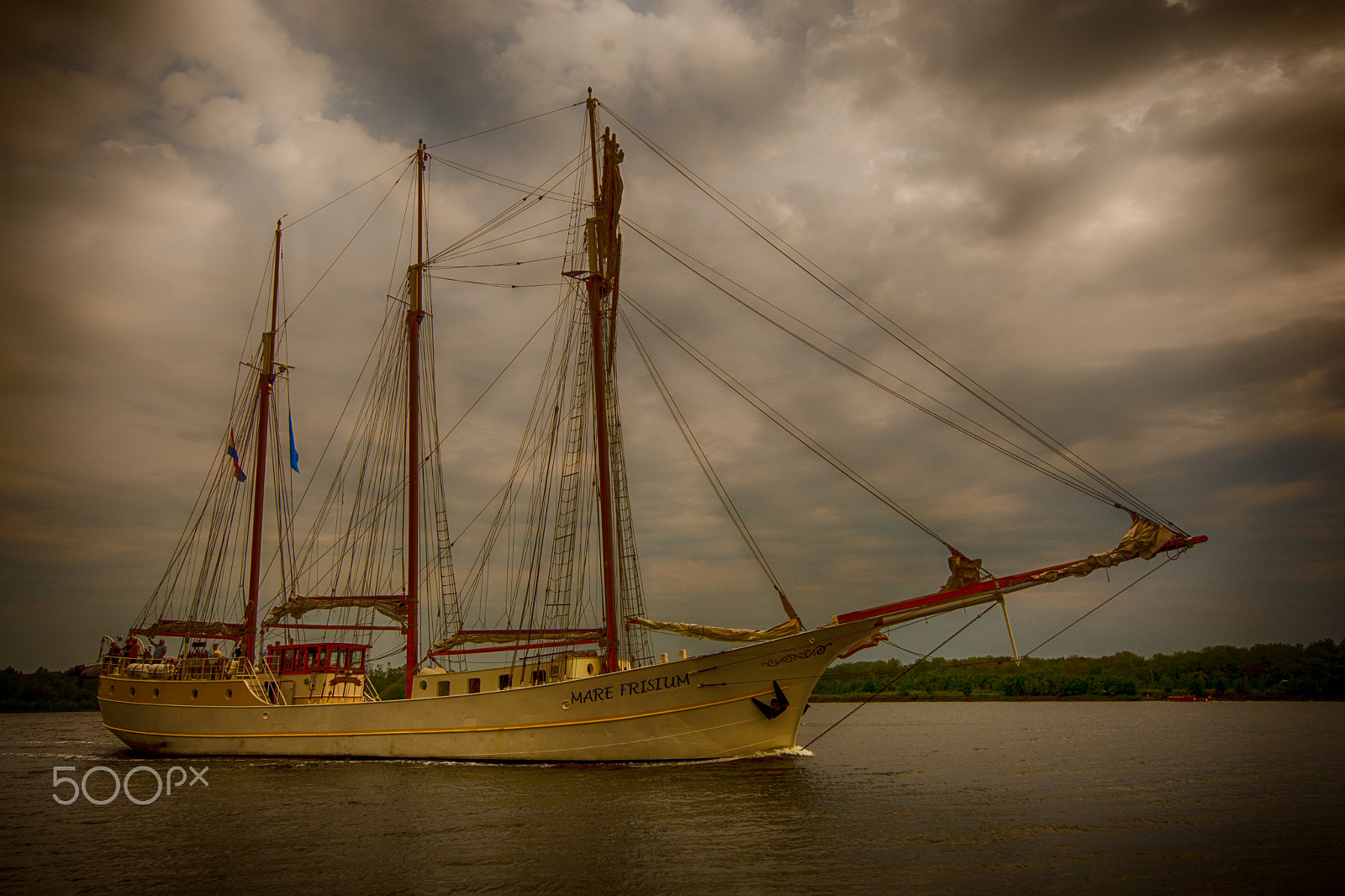 Sigma 10-20mm F4-5.6 EX DC HSM sample photo. Ship photography