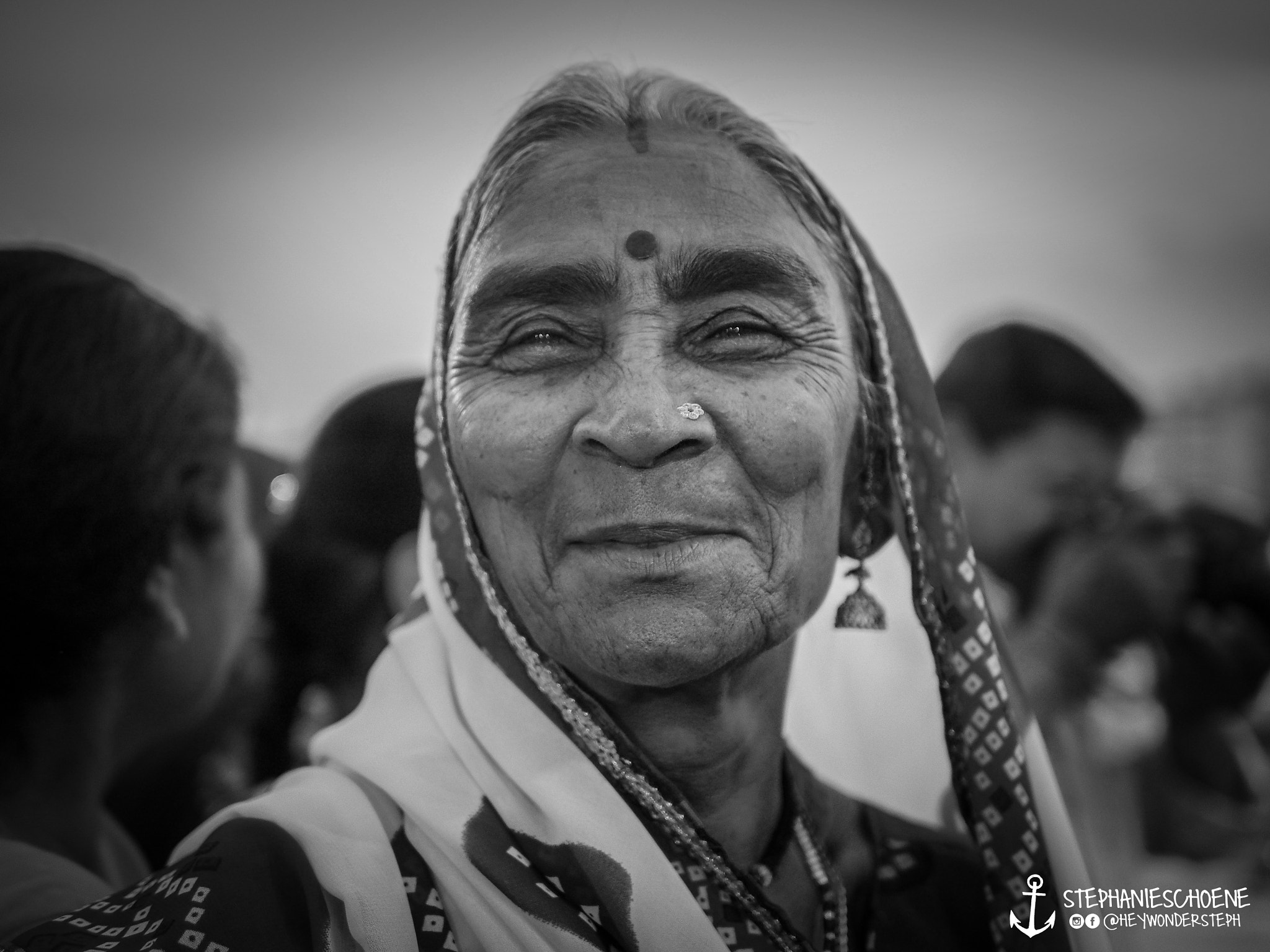 Olympus OM-D E-M5 + Panasonic Leica DG Summilux 25mm F1.4 II ASPH sample photo. Granny - udaipur 2015 photography