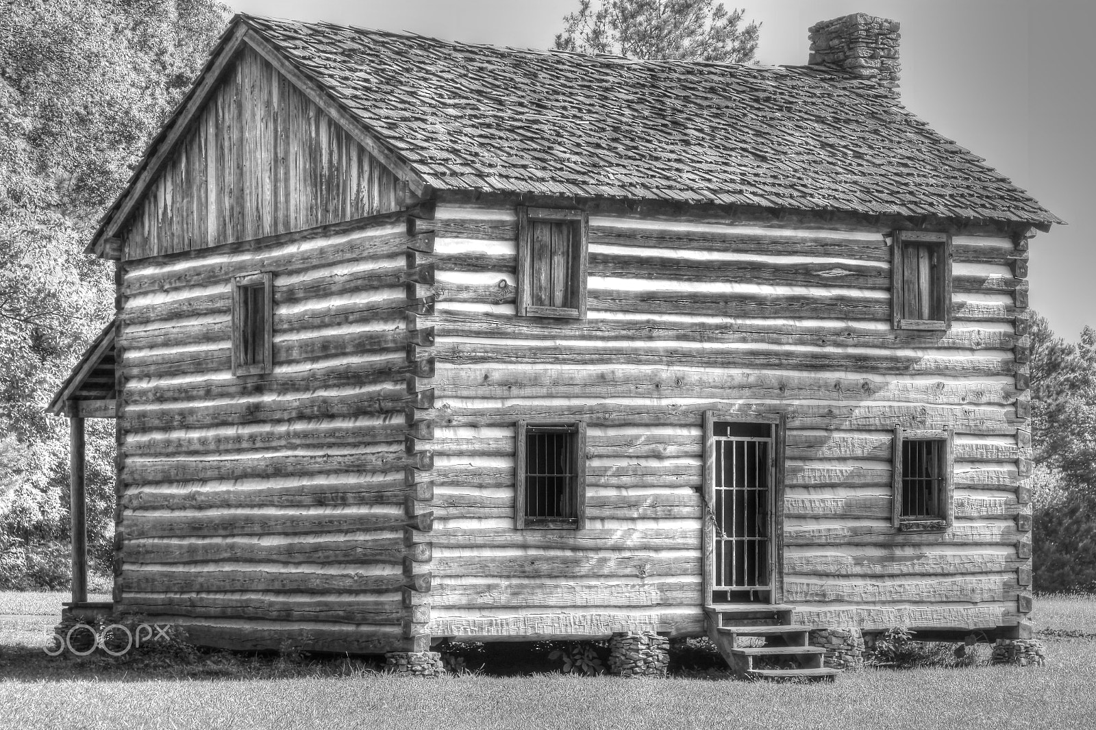 Canon EF 28-135mm F3.5-5.6 IS USM sample photo. Cabin at red clay b&w photography