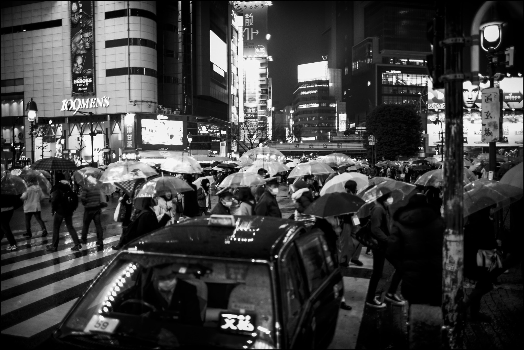 Summilux-M 1:1.4/28 ASPH. sample photo. Taxi stop photography