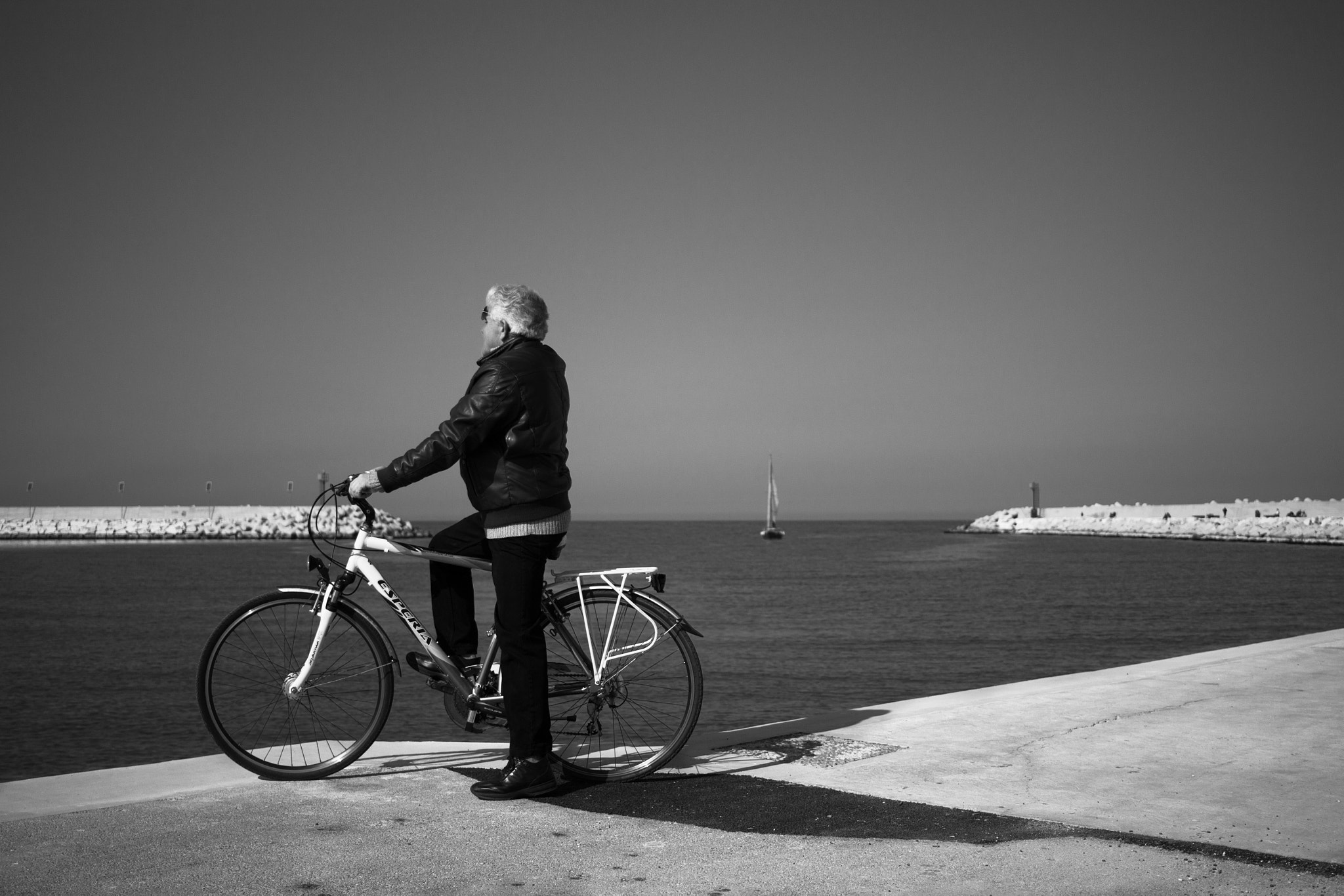 Canon EF-S 24mm F2.8 STM sample photo. Sea photography