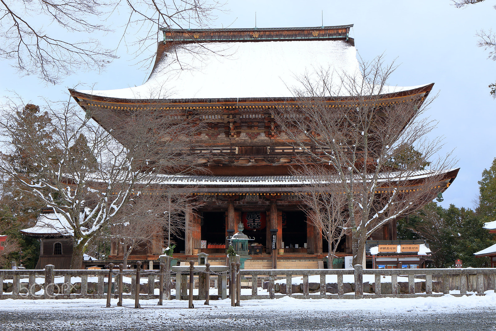 Canon EF 35mm F2 IS USM sample photo. Kinpusenji temple photography