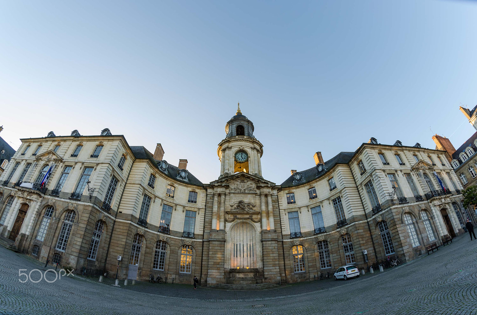 Samyang 8mm F3.5 Aspherical IF MC Fisheye sample photo. Hotel de ville photography