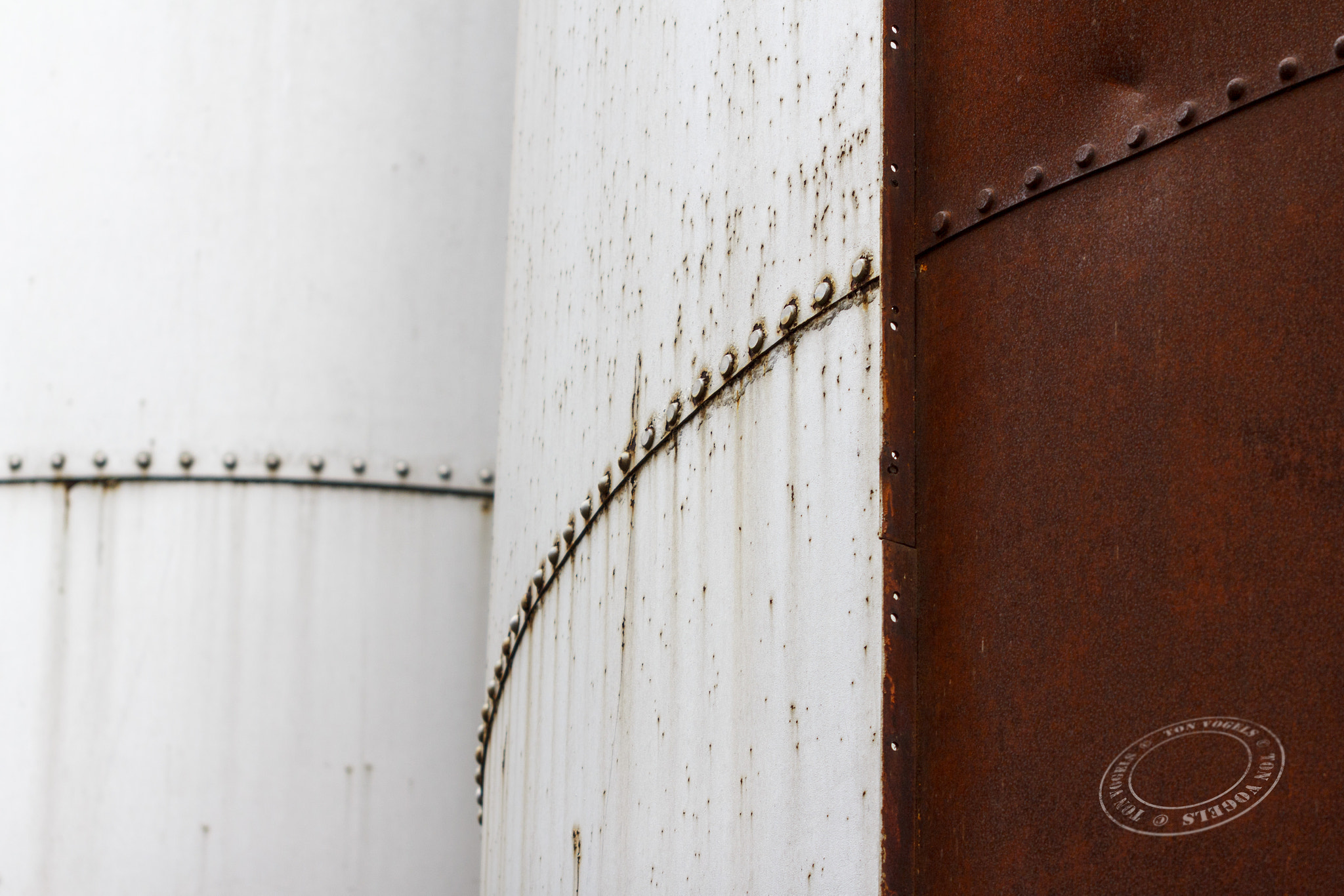 Canon EF 100mm F2.8L Macro IS USM sample photo. Old factory photography