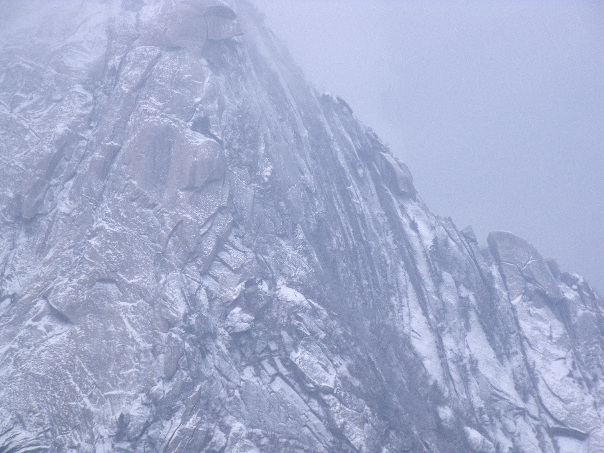 Fujifilm FinePix J110W sample photo. Insubong peak in winter photography