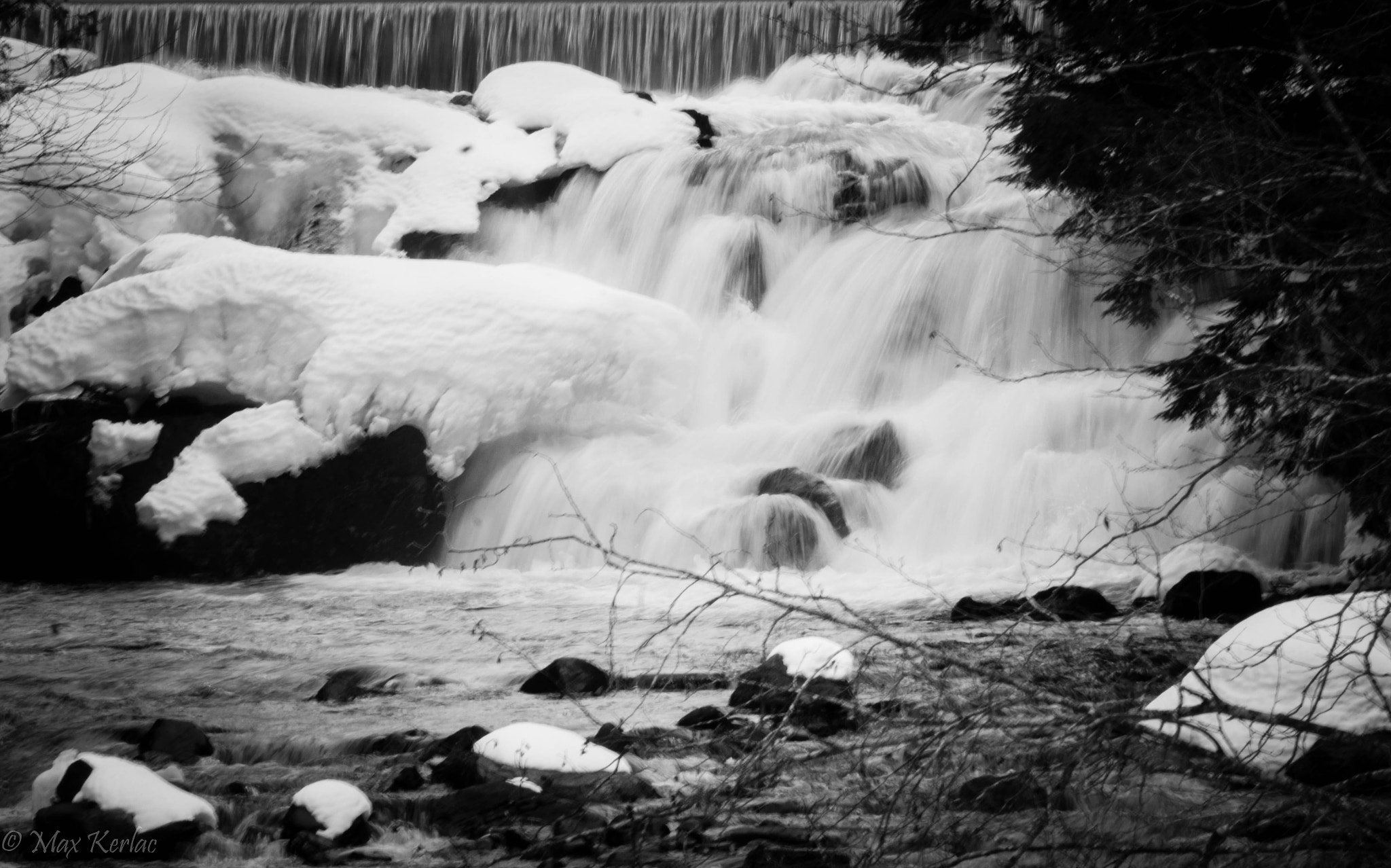 Sony Alpha NEX-7 + Sony E 55-210mm F4.5-6.3 OSS sample photo. Frozen falls photography