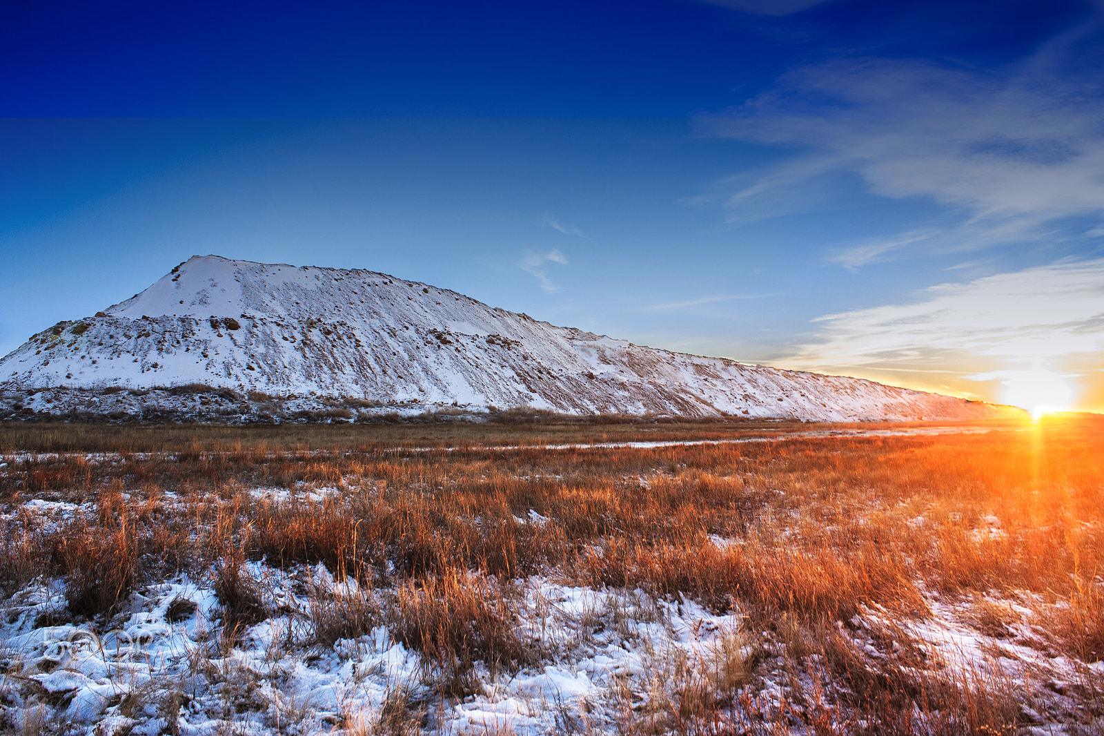 Canon EOS 40D sample photo. Winter landscape, leaving a sunset over the mounta photography