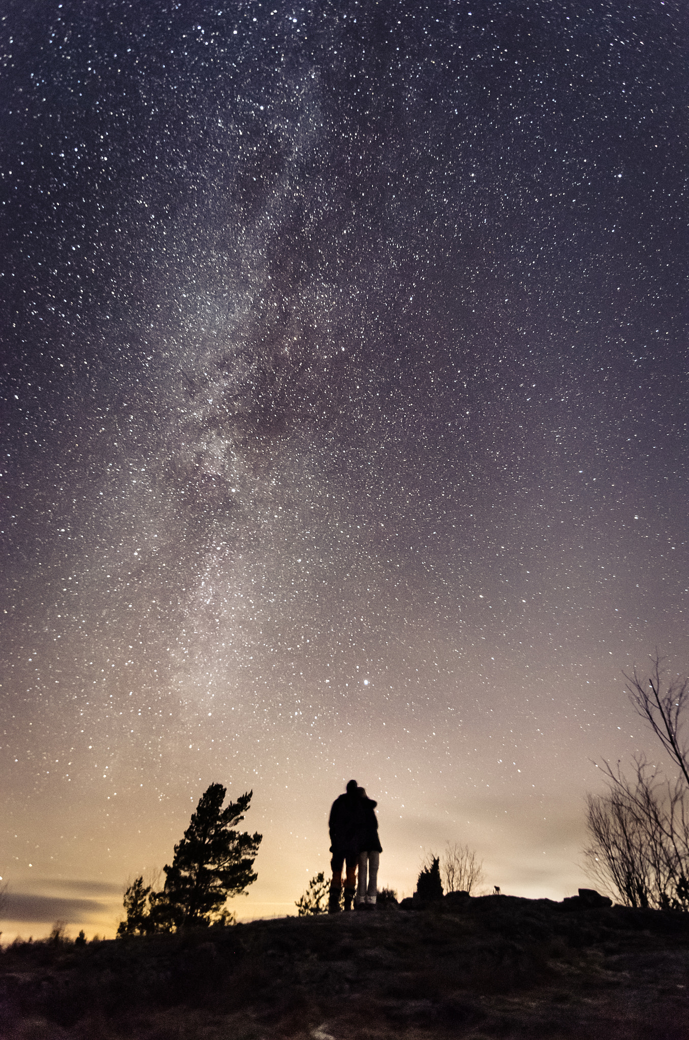 Nikon D5100 + Tokina AT-X 11-20 F2.8 PRO DX (AF 11-20mm f/2.8) sample photo. Lovers under the milky way photography