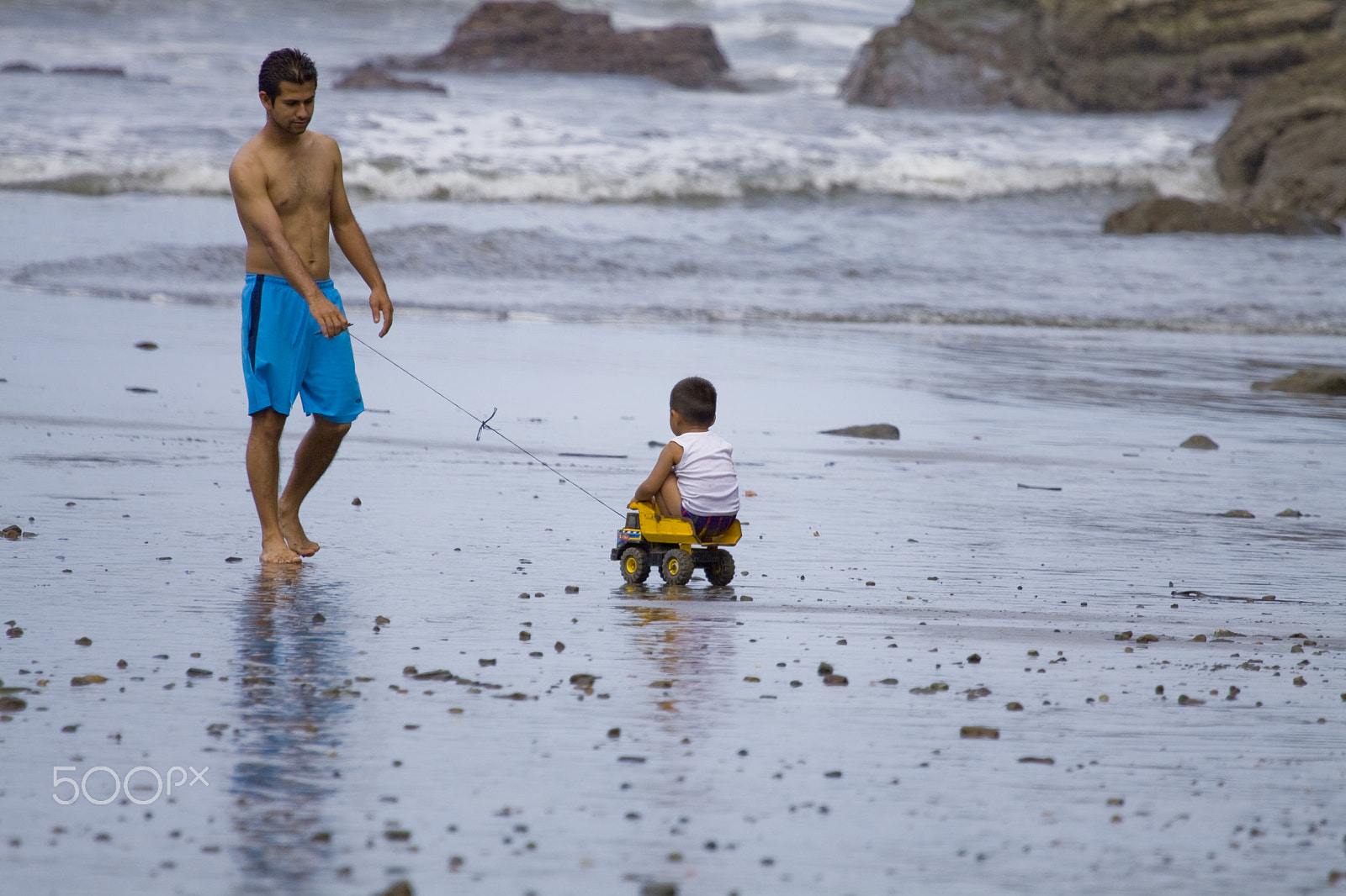 Canon EF 100-400mm F4.5-5.6L IS USM sample photo. A fathers love photography