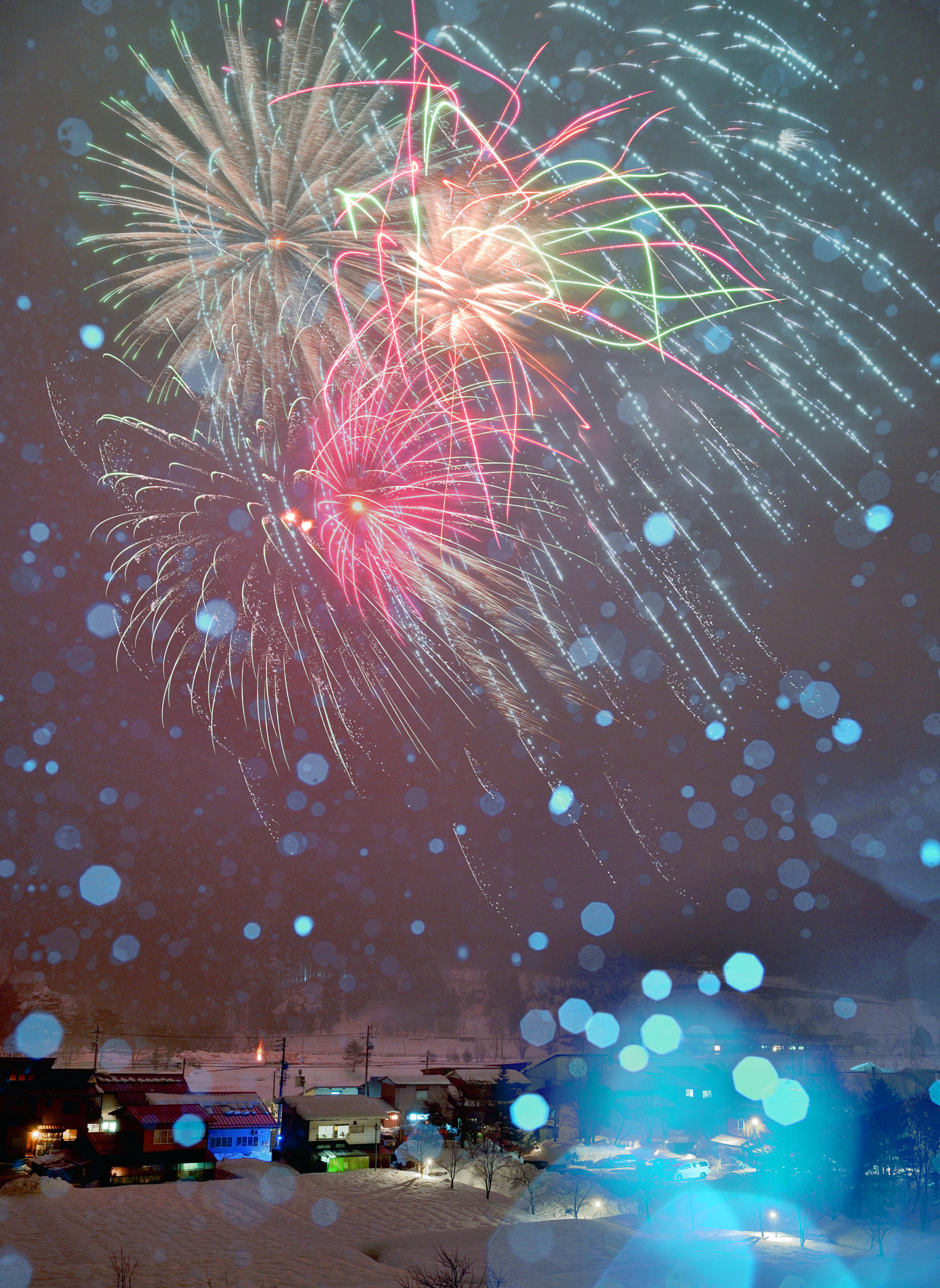 Nikon D800E + AF Zoom-Nikkor 28-105mm f/3.5-4.5D IF sample photo. Snow &  fireworks photography