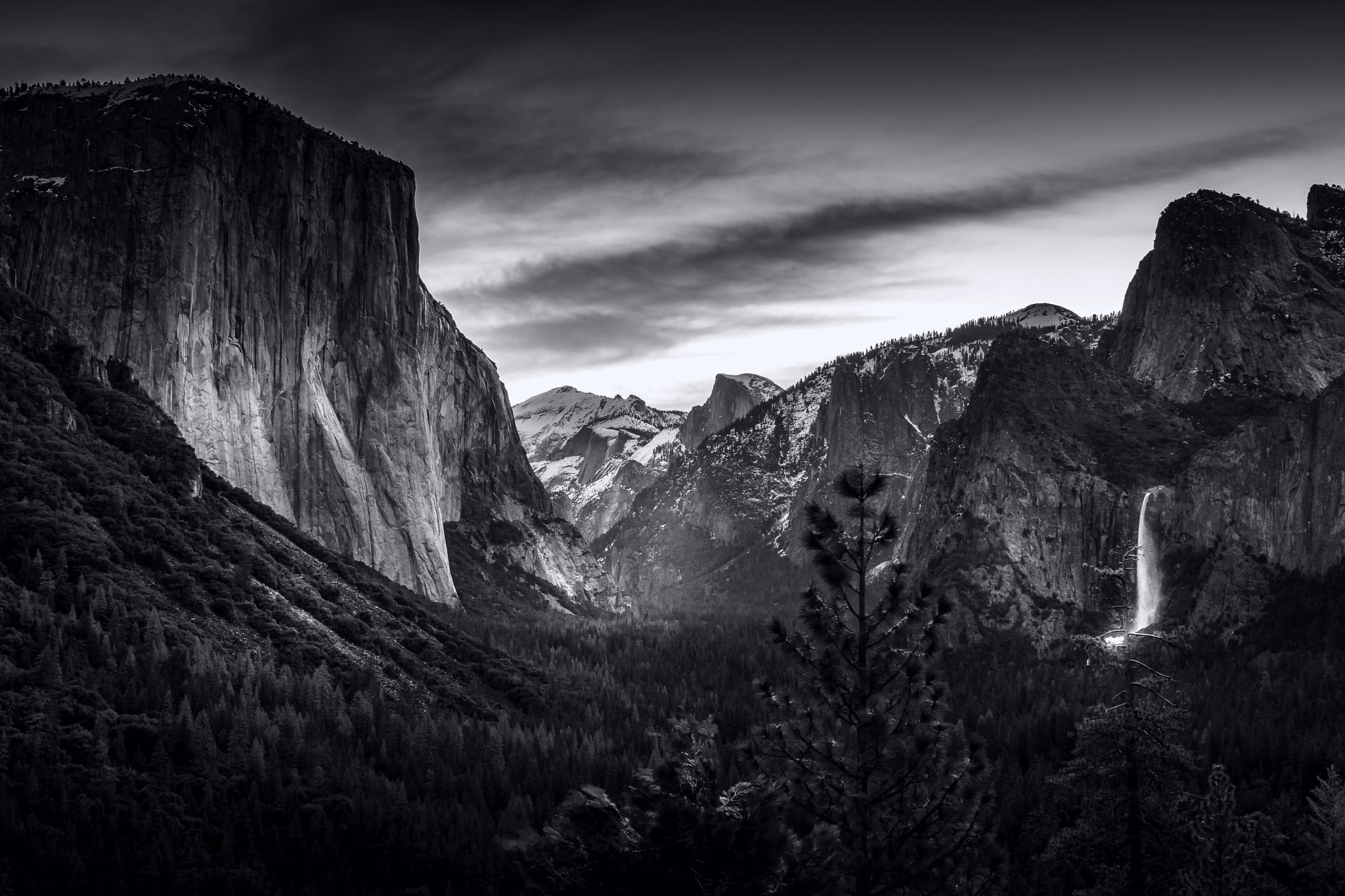 Sony a6000 + Sony Vario-Tessar T* FE 16-35mm F4 ZA OSS sample photo. Yosemite valley photography