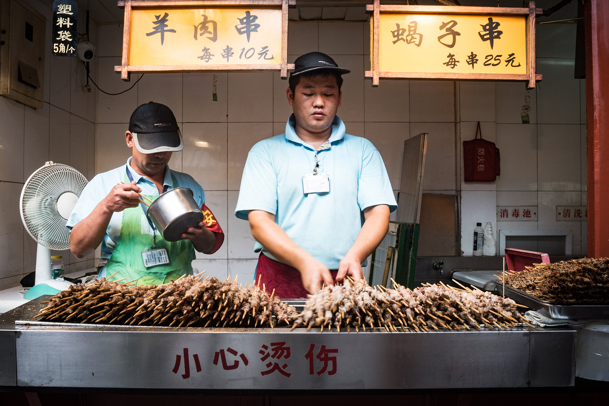 Nikon D810 + AF Zoom-Nikkor 35-70mm f/2.8 sample photo. Chinese deli photography