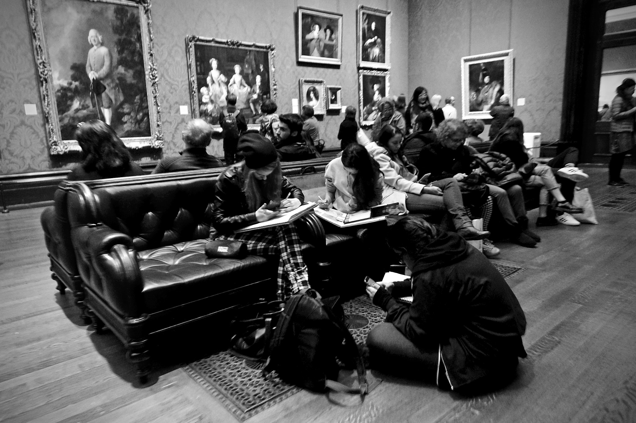 Sony Cyber-shot DSC-RX100 IV + Sony 24-70mm F1.8-2.8 sample photo. The national gallery, trafalgar square, central london, uk. photography
