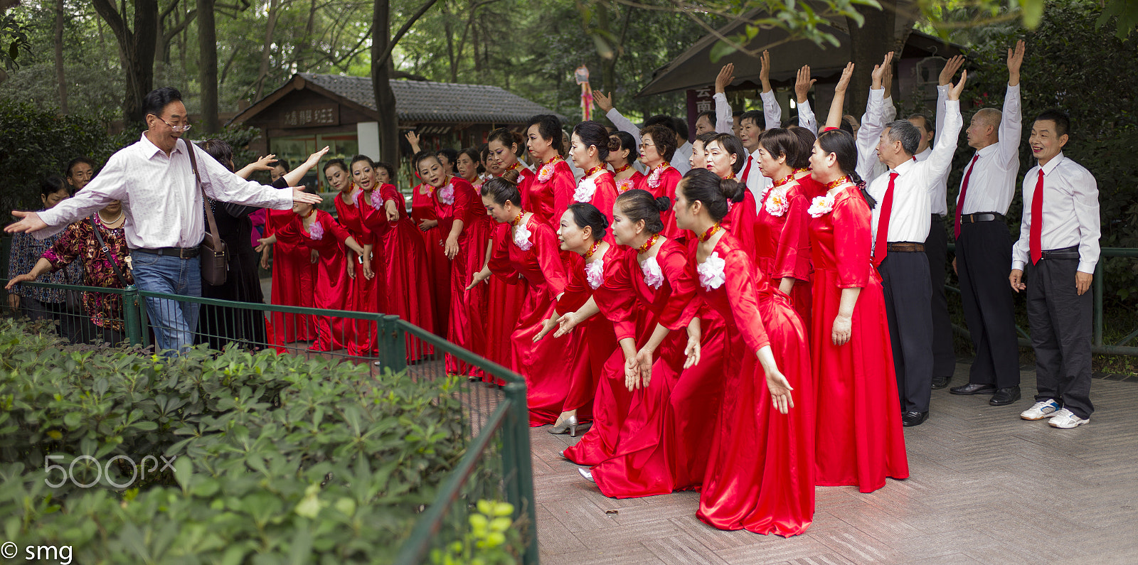 Leica M9 + Leica Summilux-M 35mm F1.4 ASPH sample photo. Chengdu renmin park singing festival photography