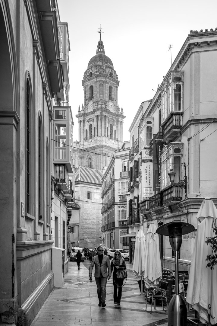 Sony a7R II + Sony Sonnar T* FE 35mm F2.8 ZA sample photo. Las calles de sevilla photography